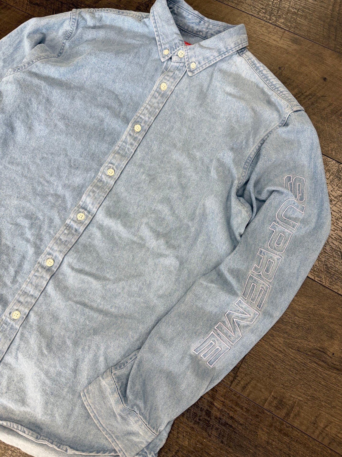 SUPREME BUTTON DOWN EMBROIDERED SHIRT (L)