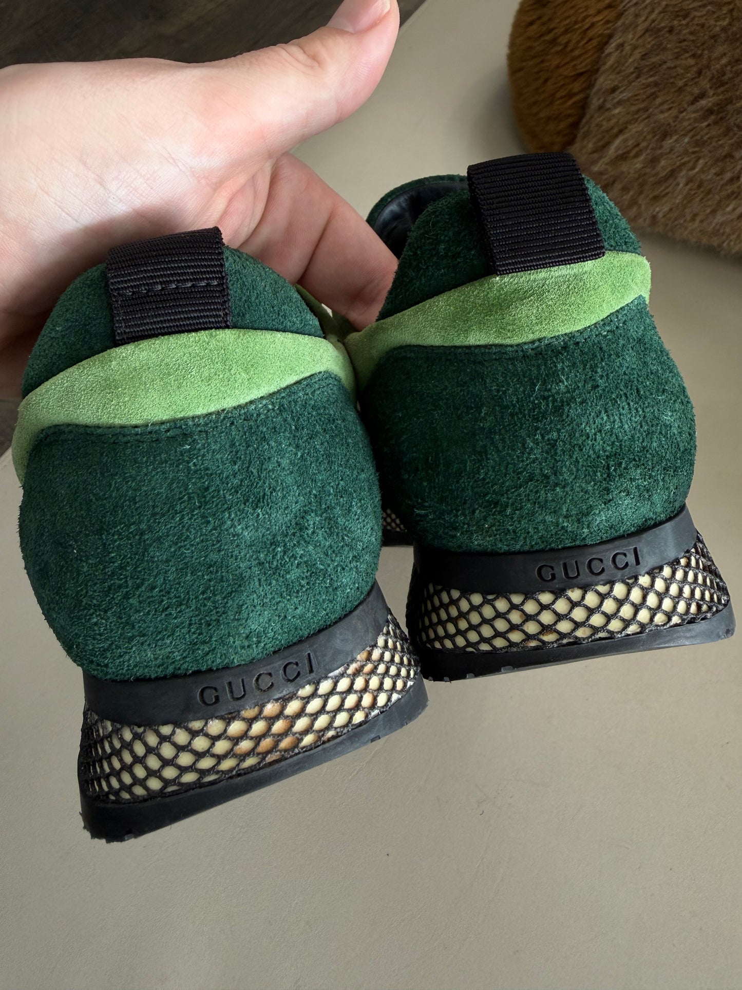 GUCCI SEUDE LEATHER TRAINER (7)