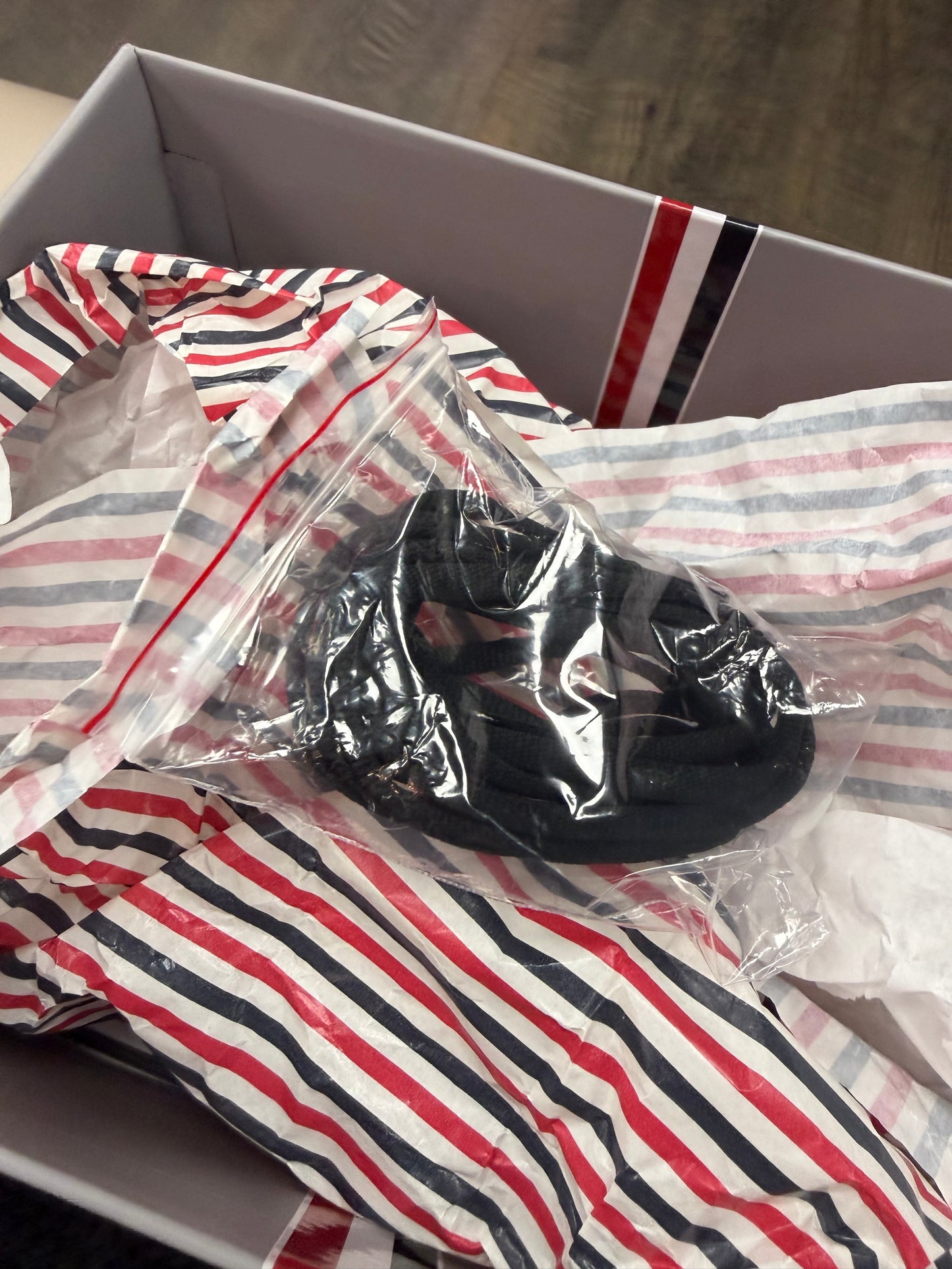 THOM BROWNE X ASICS GEL KAYANO 14 SNEAKER (8)