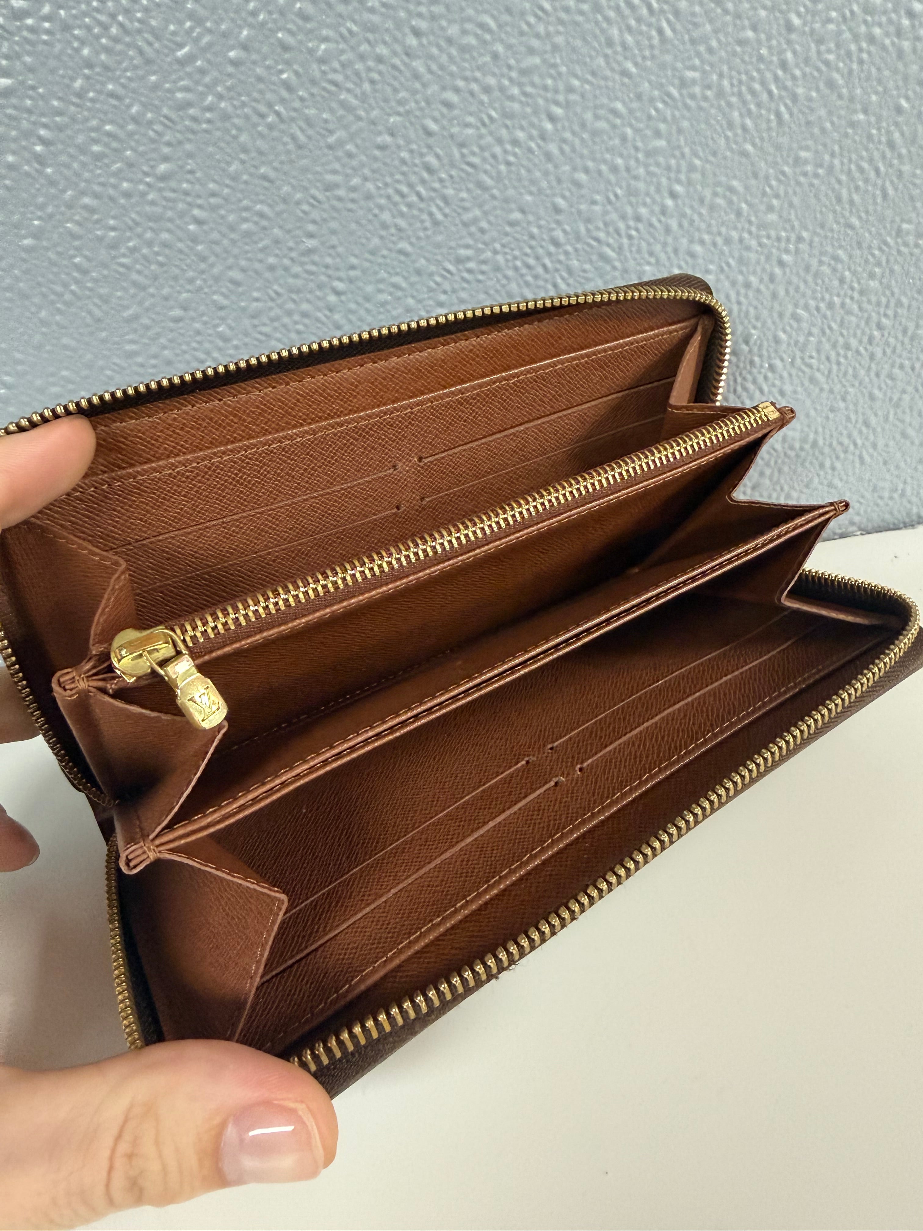 LOUIS VUITTON ZIPPY LONG WALLET