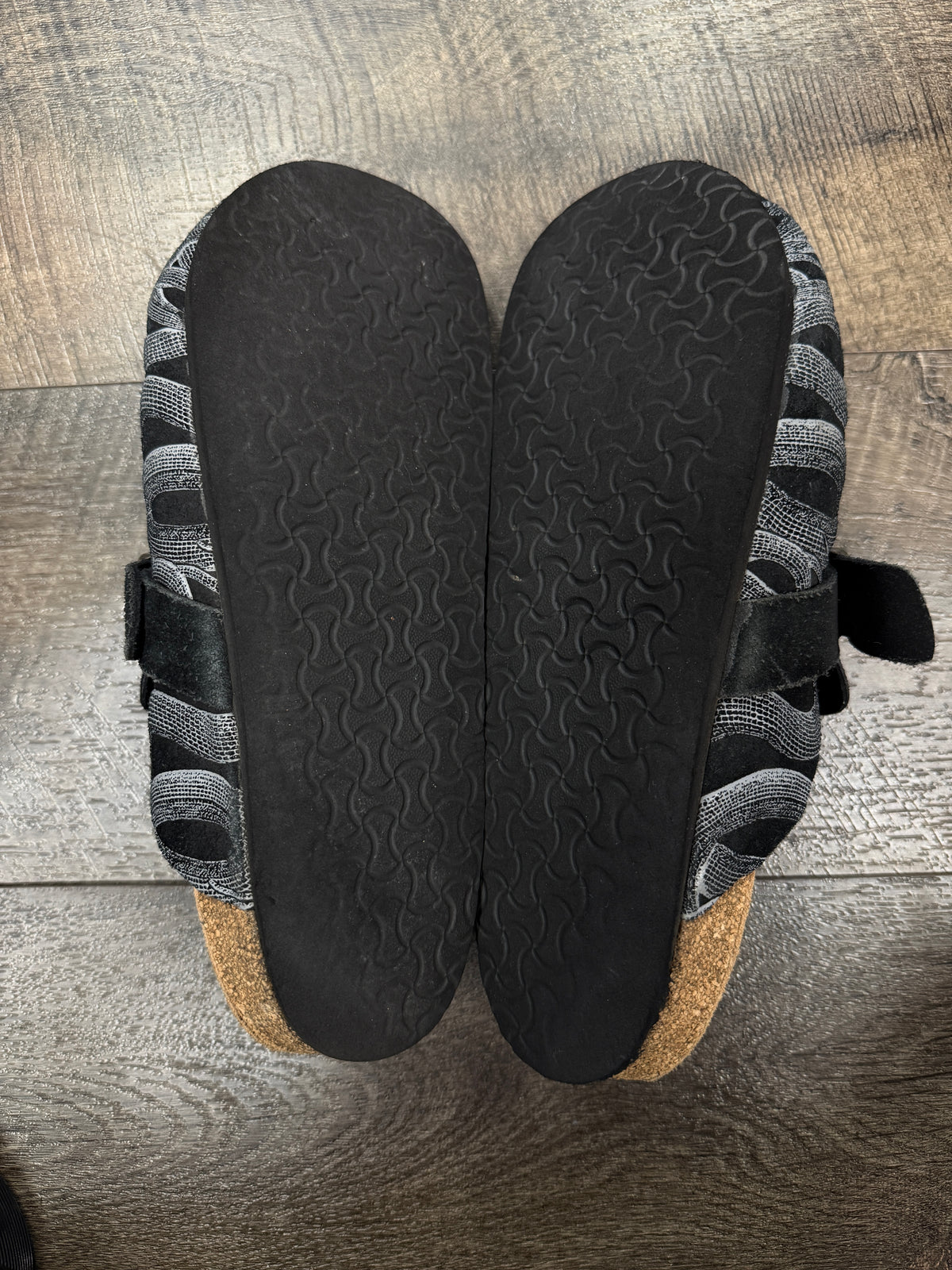 HYSTERIC GLAMOUR SNAKE LOOP SANDALS (44)