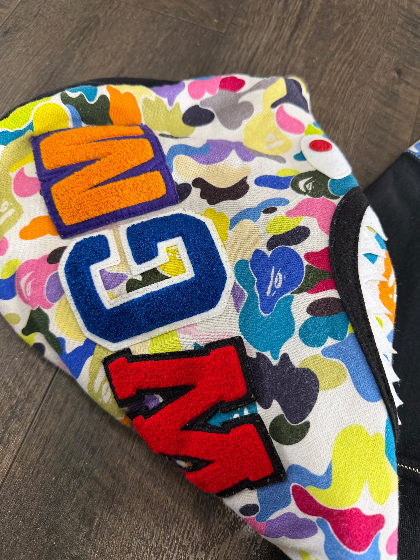 BAPE MULTI CAMO NYC LOGO SHARK HOODIE (XL)