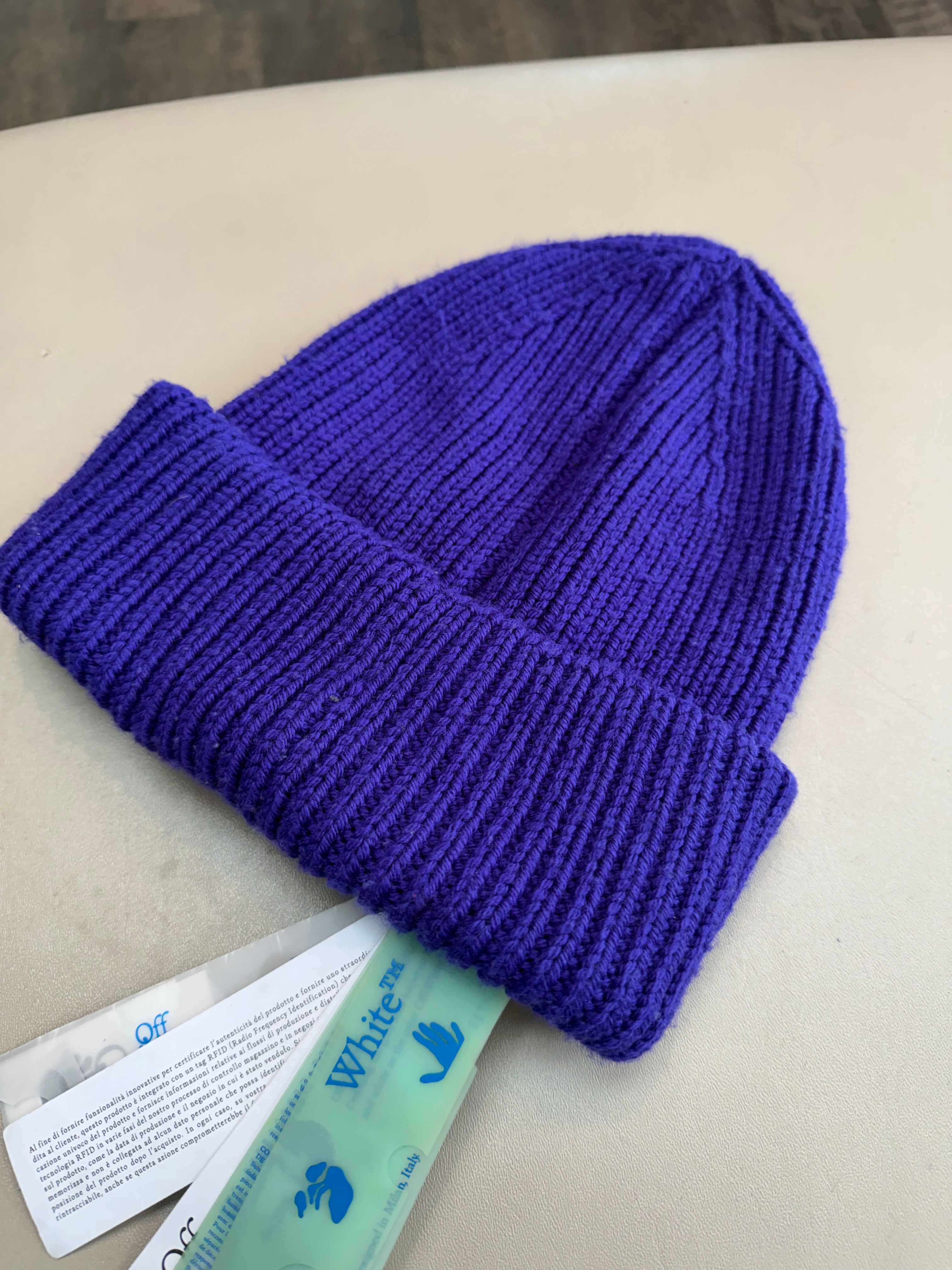 OFF-WHITE ARROWS BEANIE