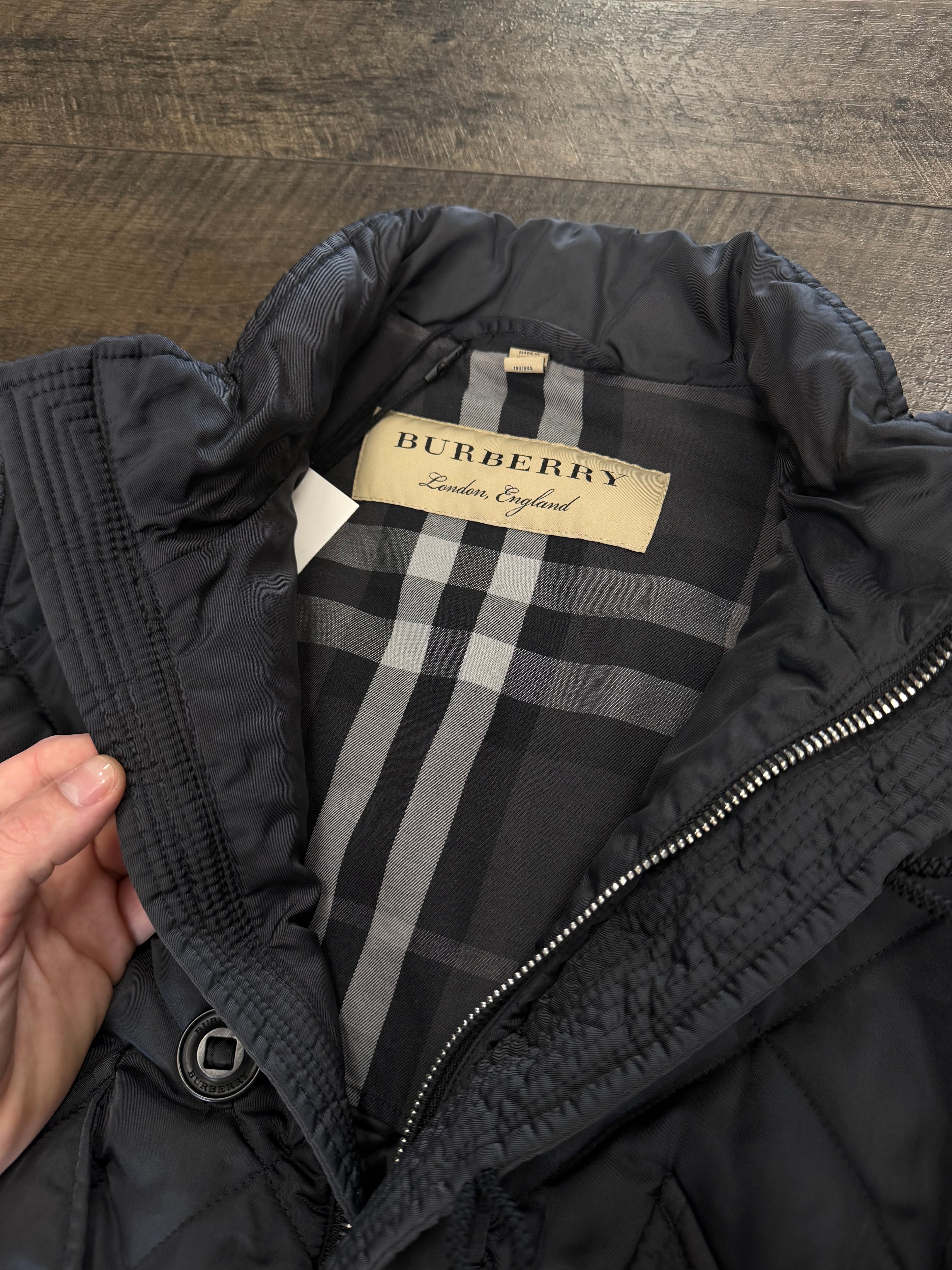 BURBERRY QUILTED JACKET (S)