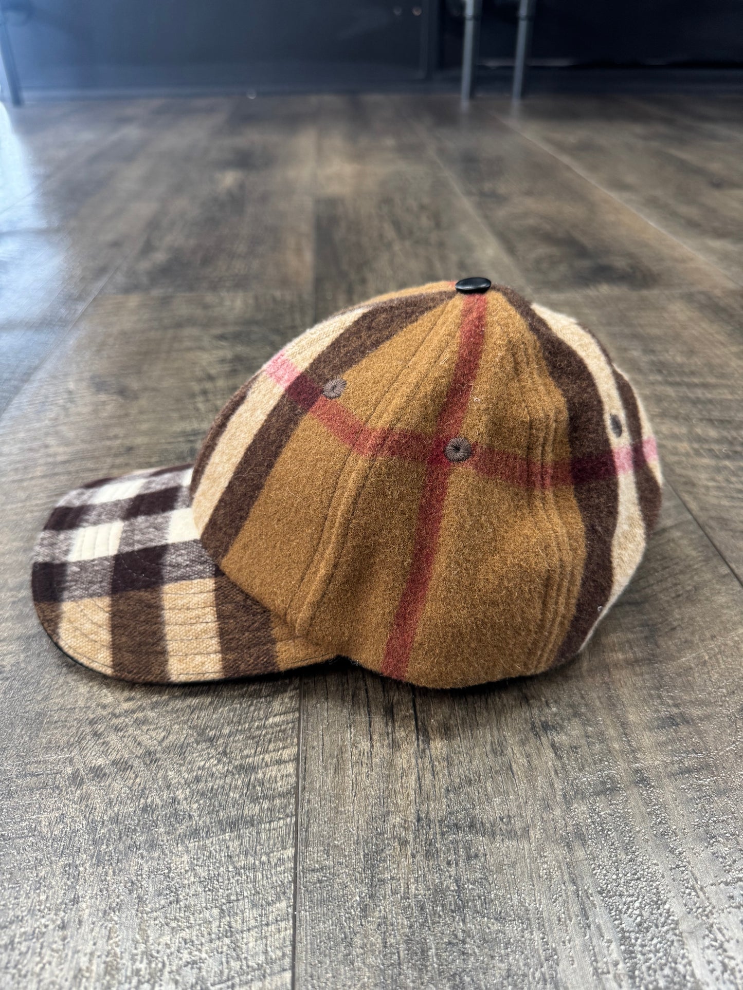 BURBERRY EXAGGERATED CHECK WOOL BASEBALL HAT