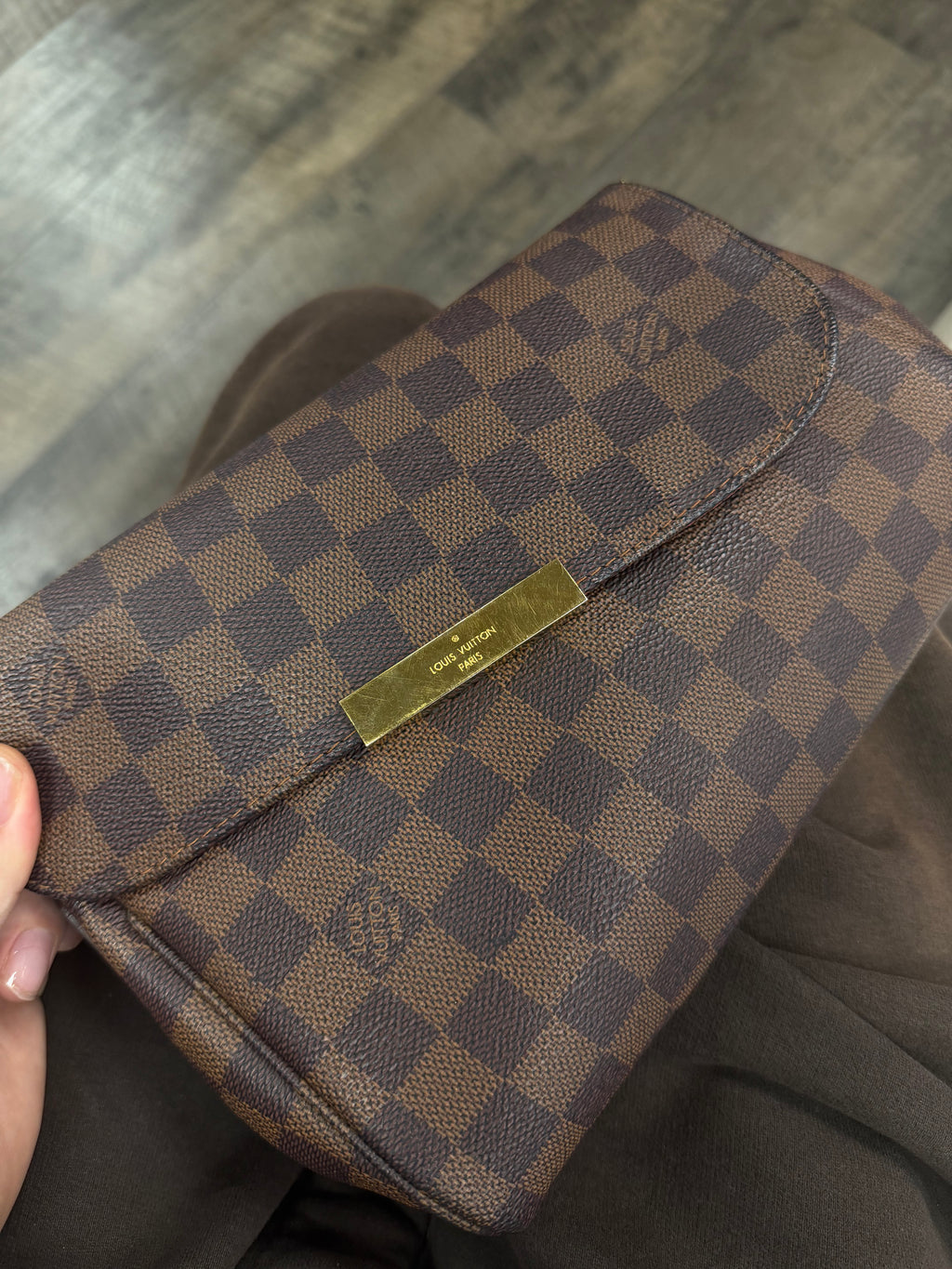 LOUIS VUITTON FAVORITE MM DAMIER EBENE CANVAS BAG