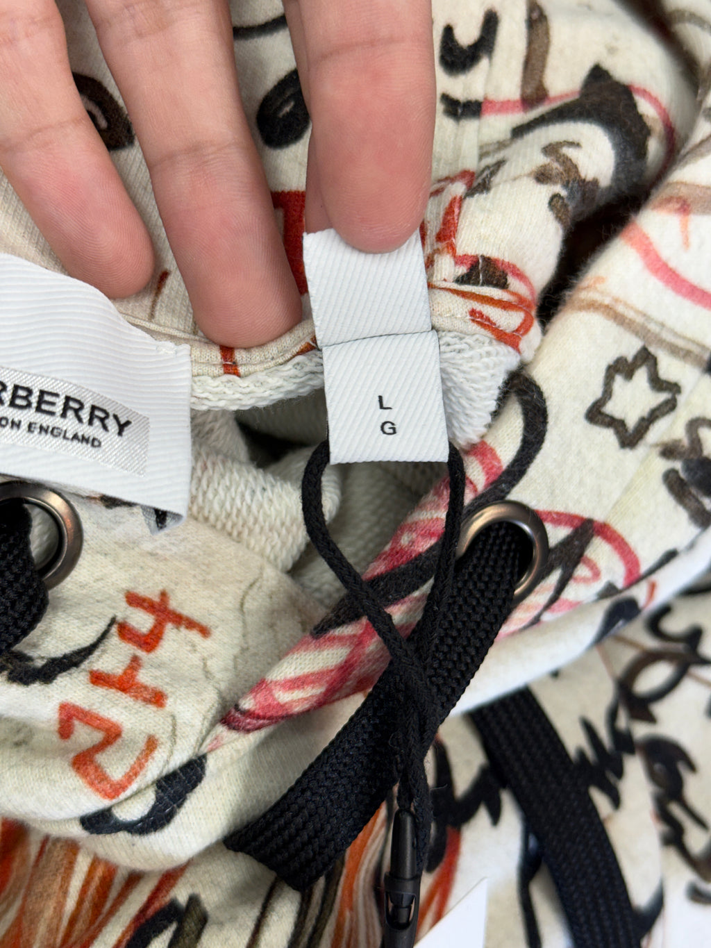 BURBERRY GRAFFITI HOODIE (L)