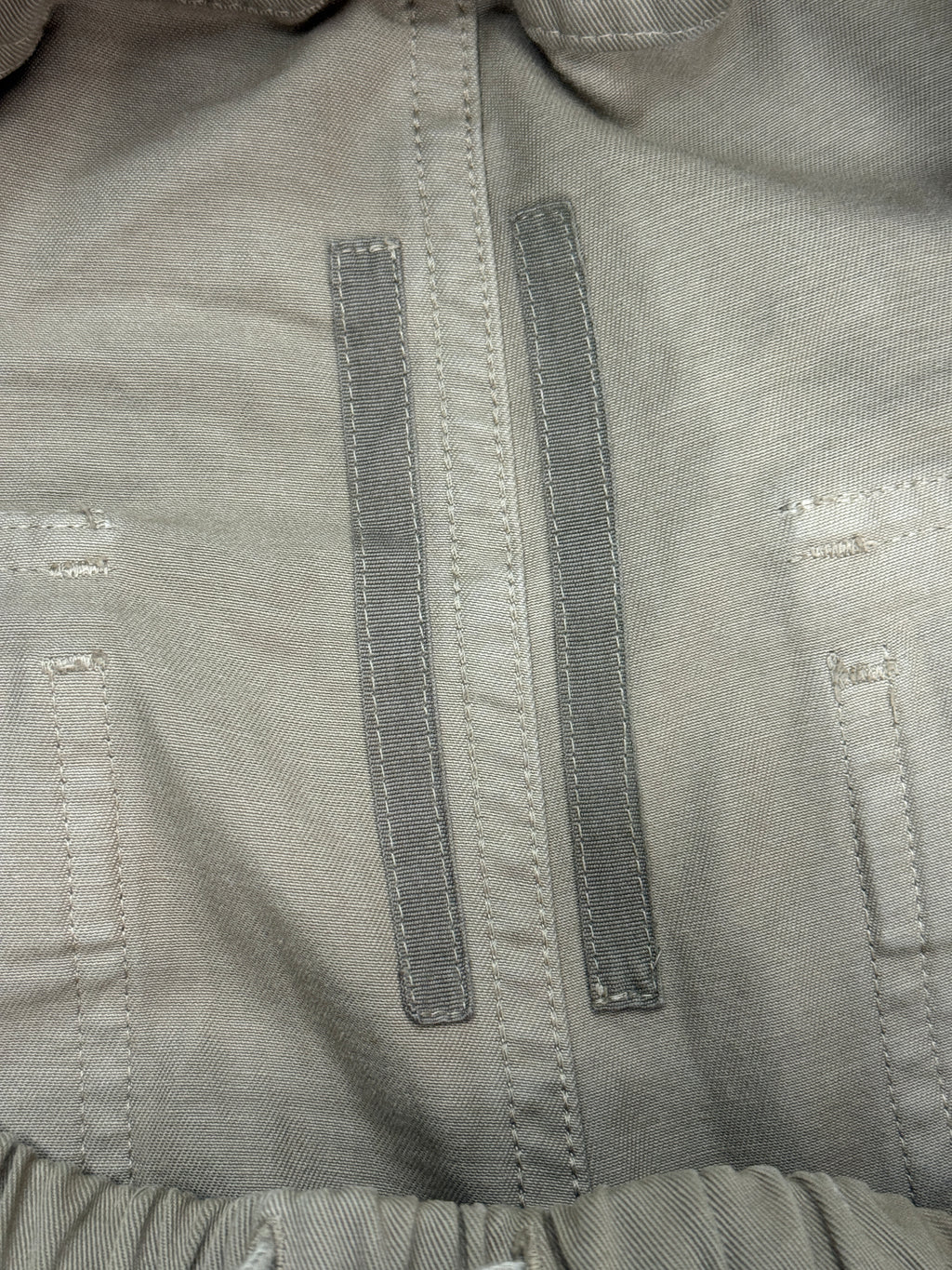 RICK OWENS CREATCH SHORTS DIRTY PEARL (XS)