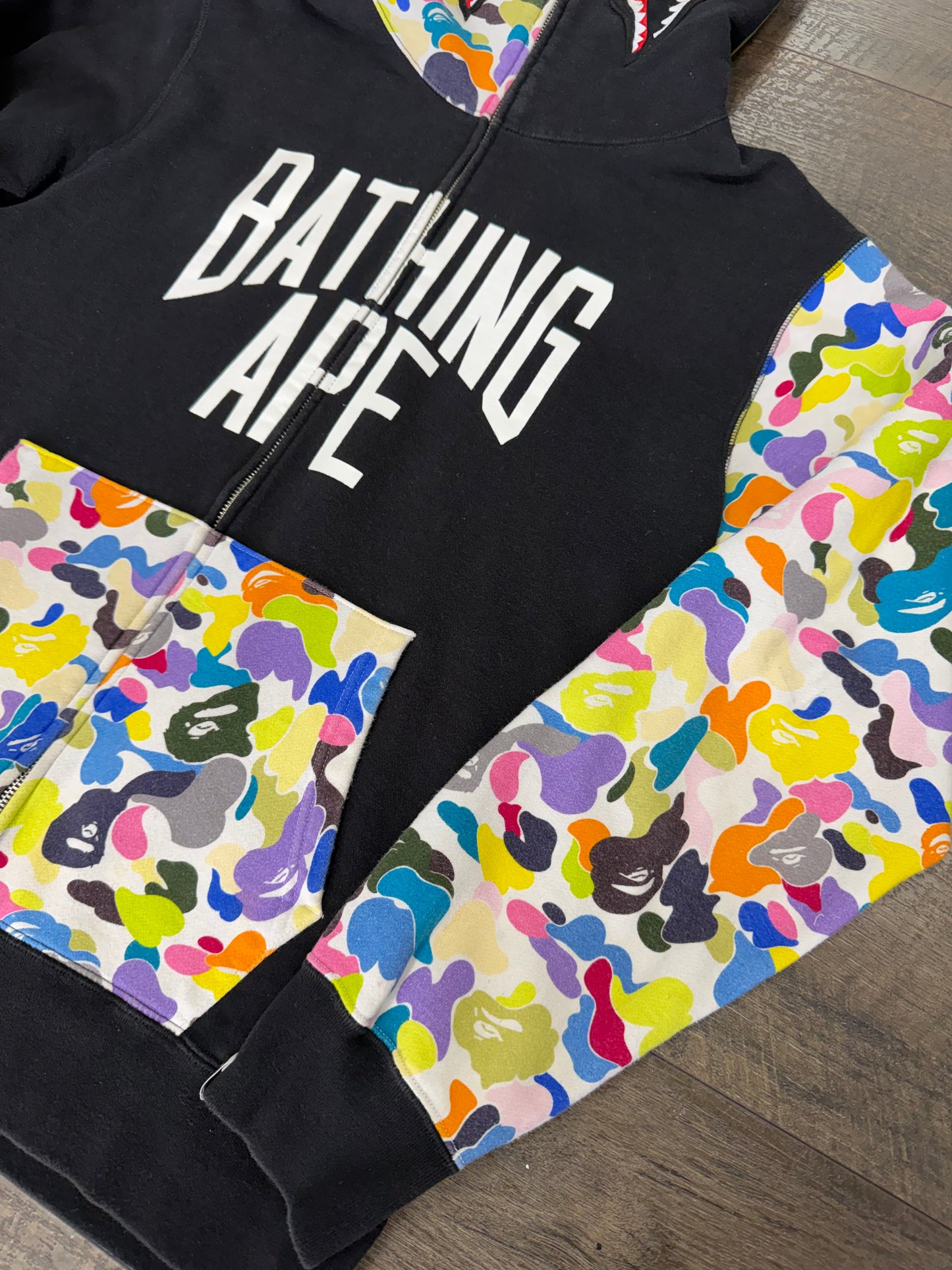 BAPE MULTI CAMO NYC LOGO SHARK HOODIE (XL)