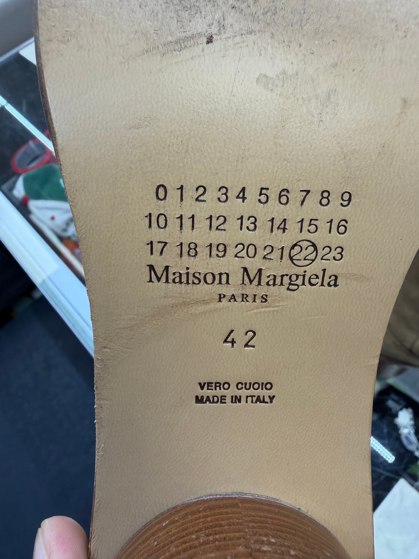 MAISON MARGIELA TABI ANKLE BOOT SUEDE (42)