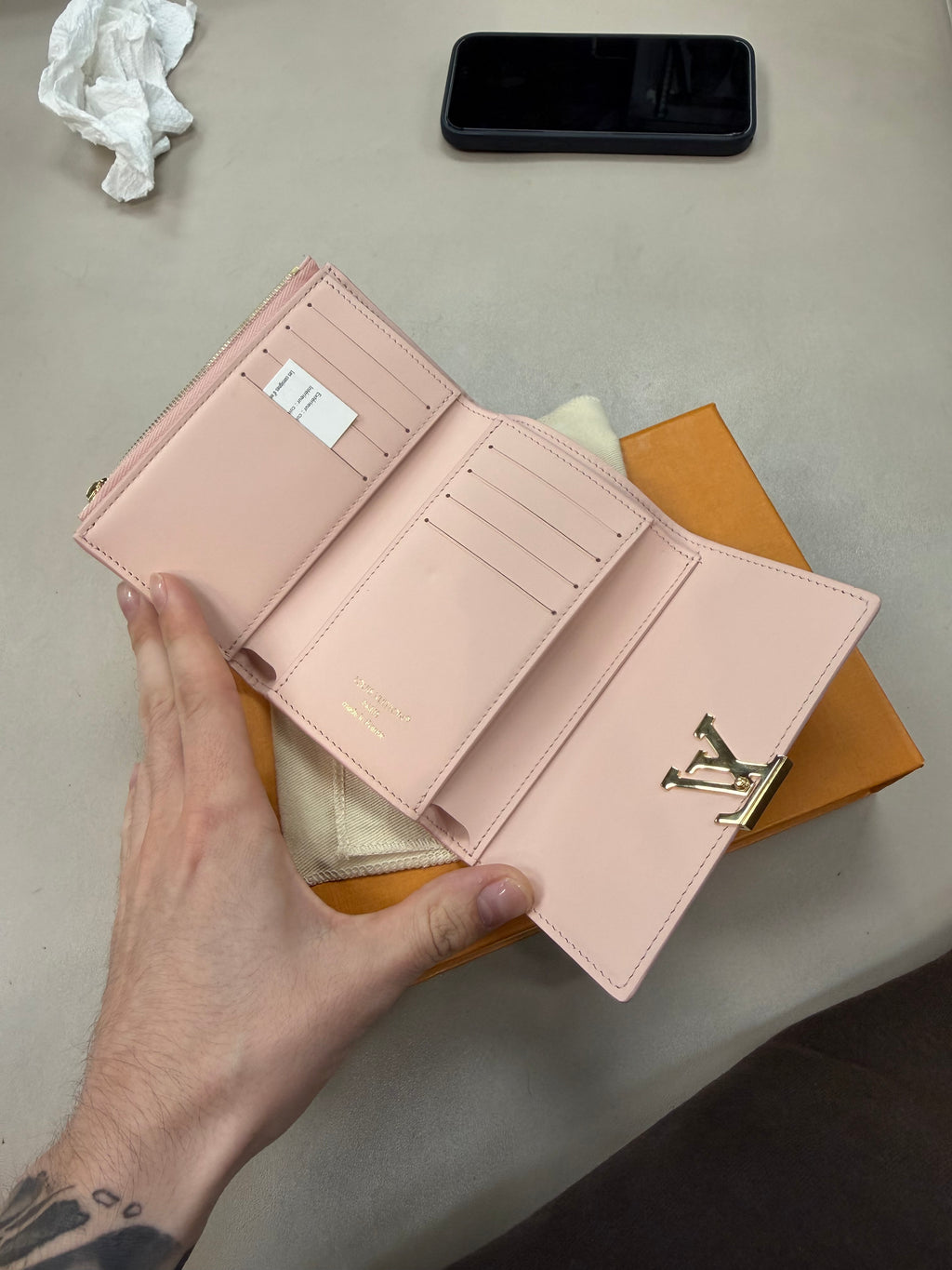 CAPUCINES COMPACT WALLET JASMINE PINK