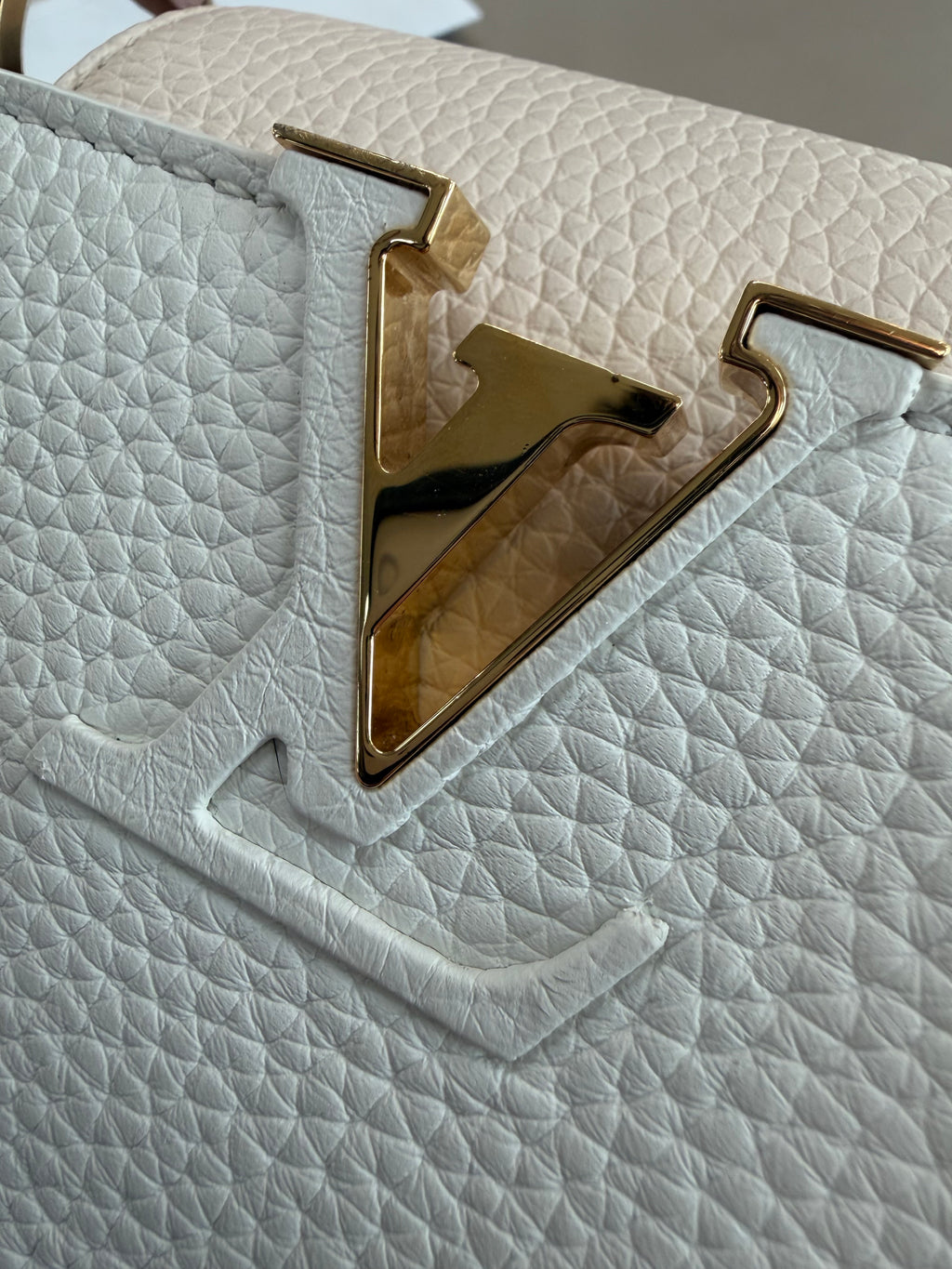 LOUIS VUITTON CAPUCINES BB HANDBAG