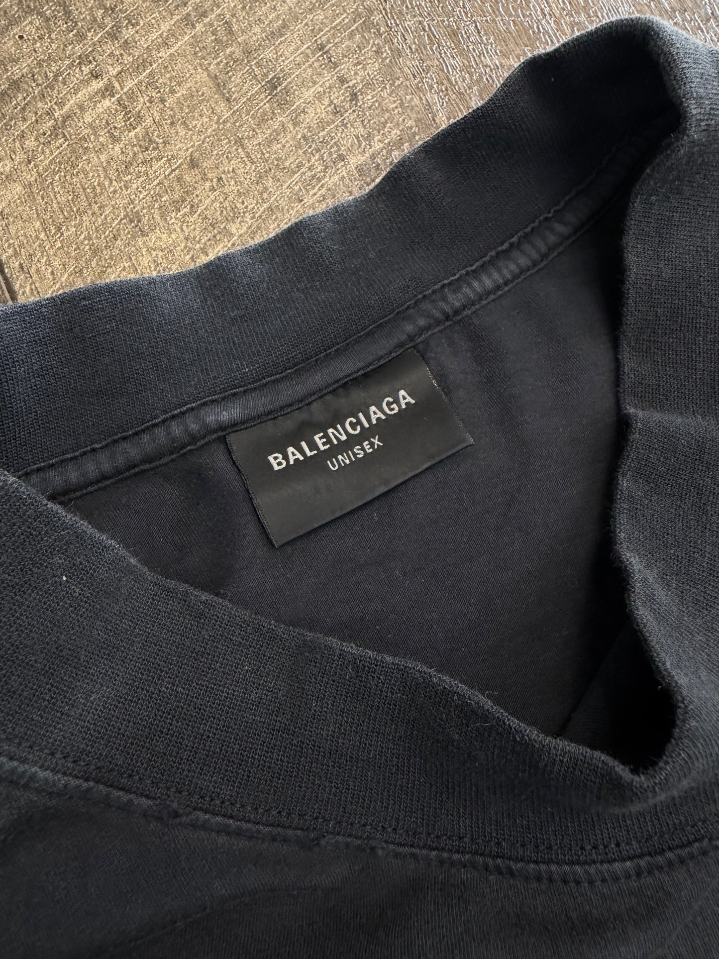 BALENCIAGA SURFER LOGO DISTRESSED TEE (S)