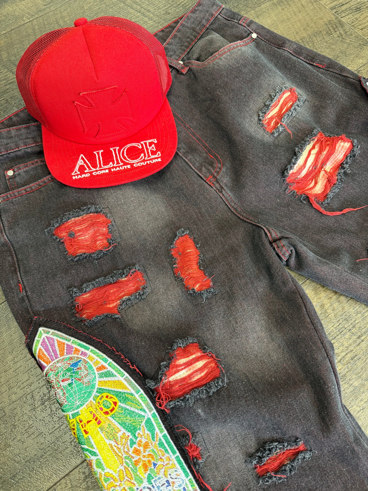 WHO DECIDES WAR CRIMSON FUSION DENIM JEANS (36)