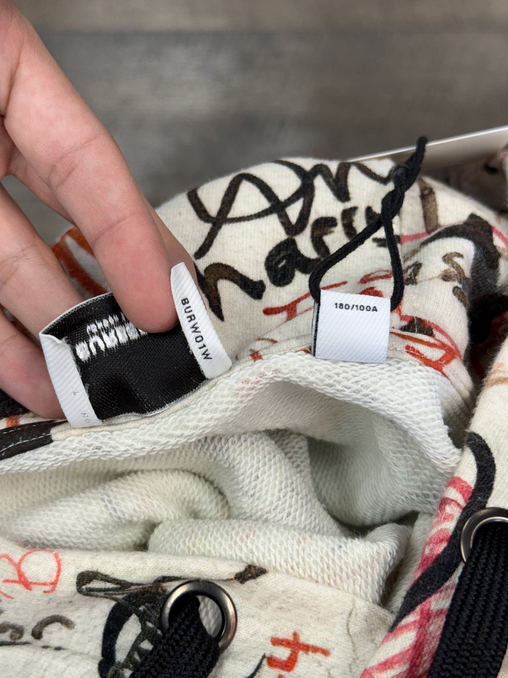 BURBERRY GRAFFITI HOODIE (L)