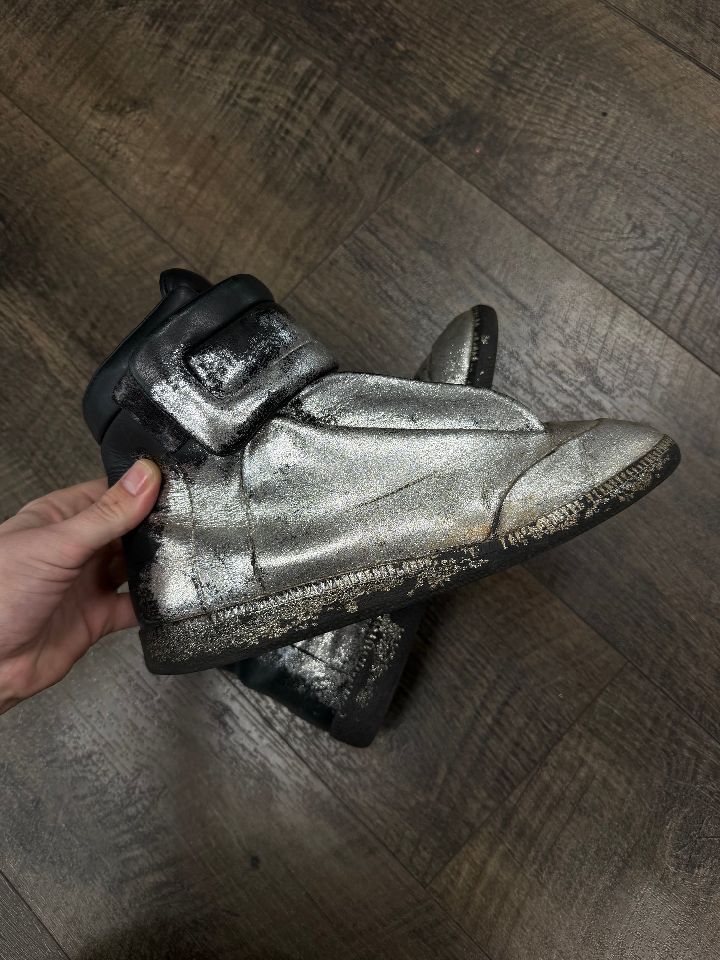 MAISON MARGIELA FUTURE HIGH GLITTER SILVER SNEAKER (42)