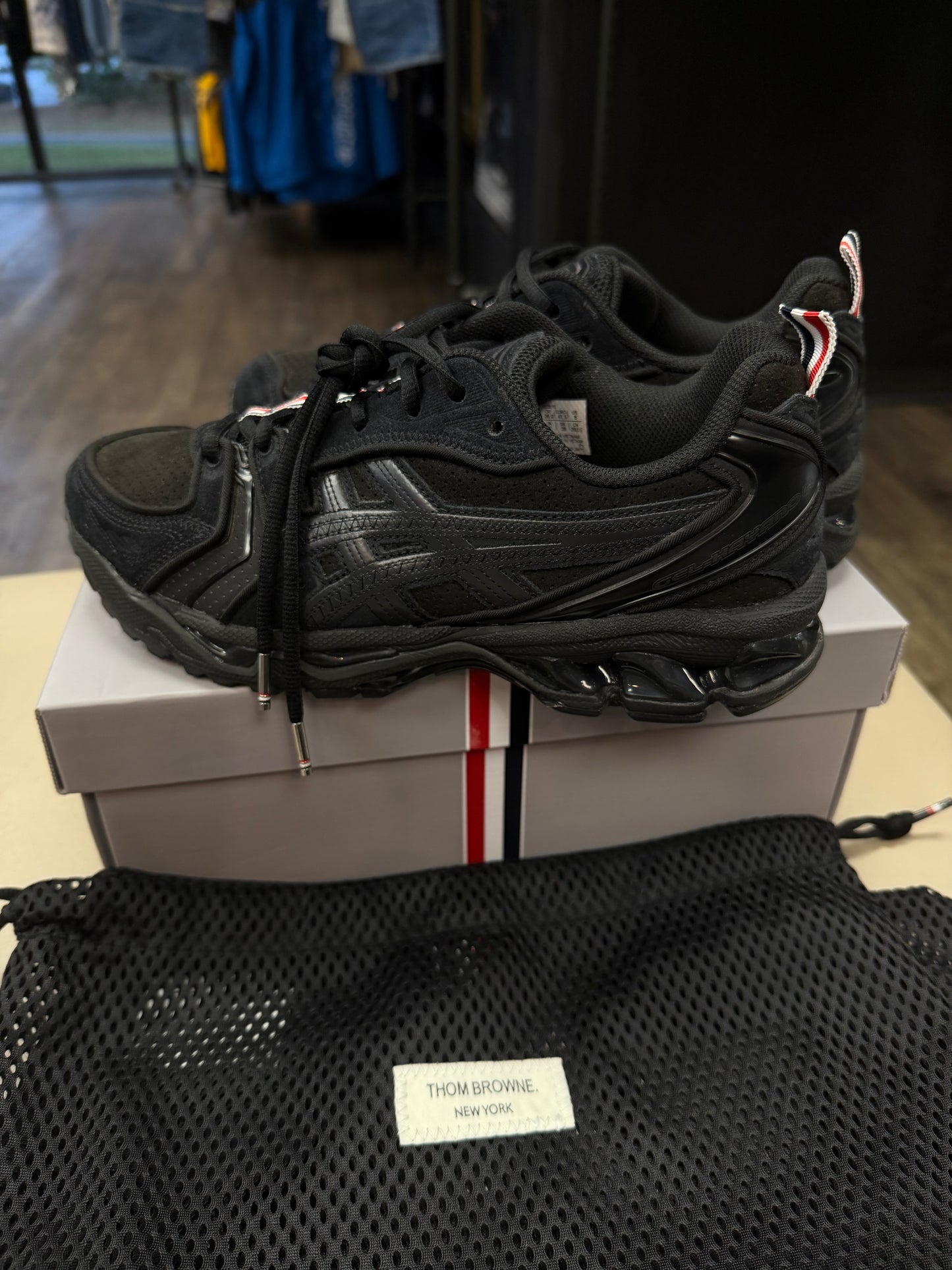 THOM BROWNE X ASICS GEL KAYANO 14 SNEAKER (8)