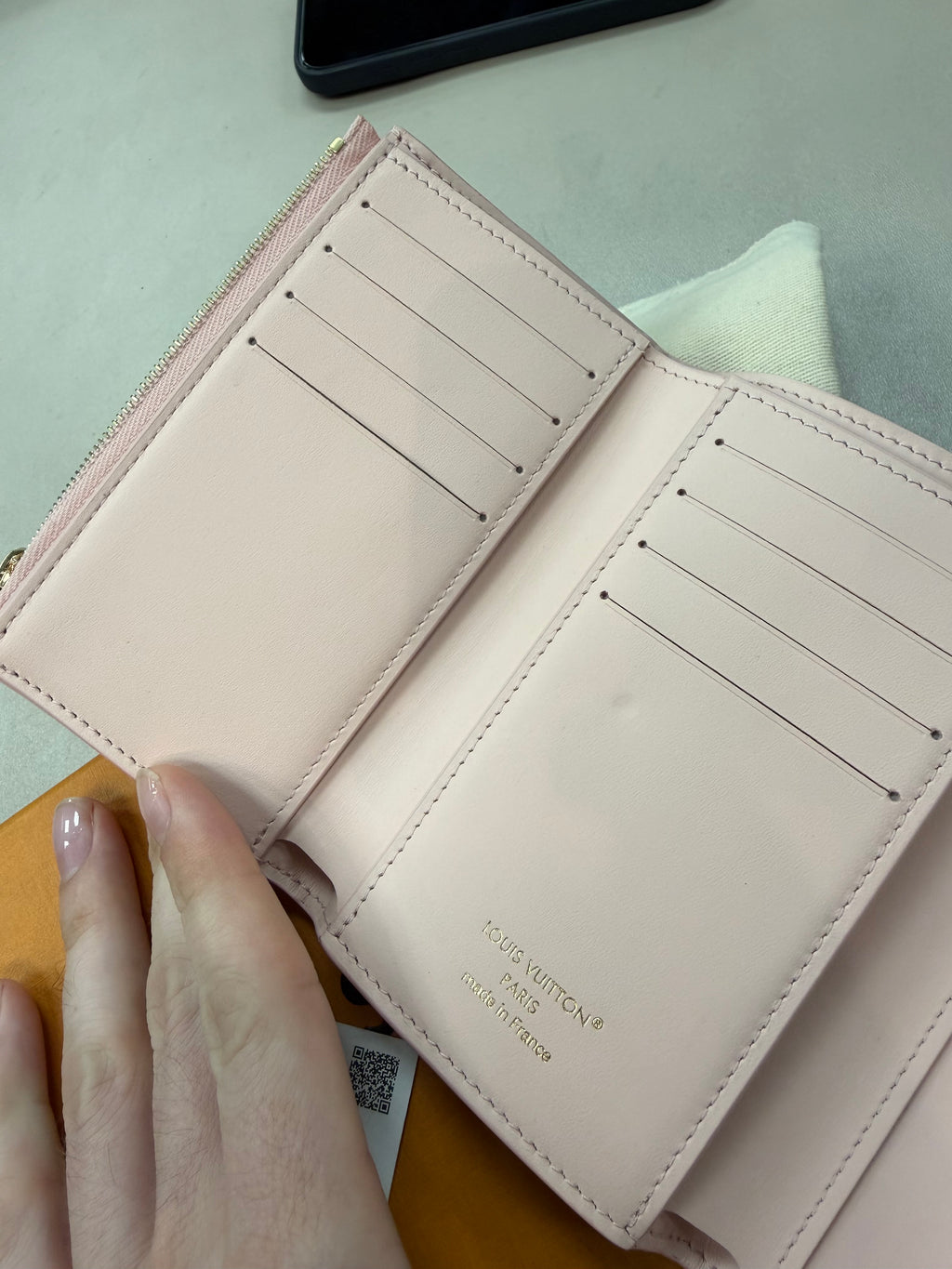 CAPUCINES COMPACT WALLET JASMINE PINK