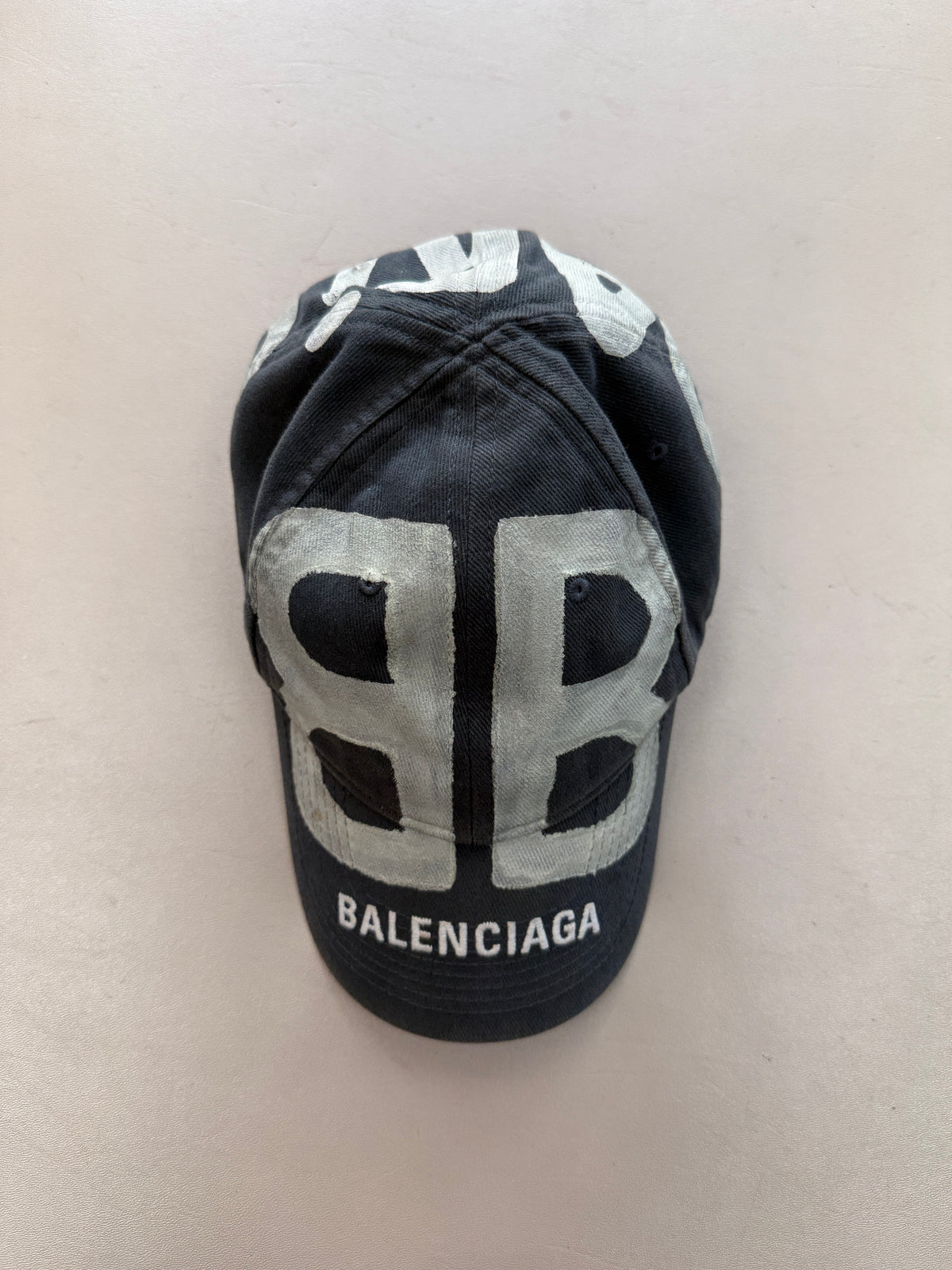 BALENCIAGA DIRTY BB PARIS HAT (L)