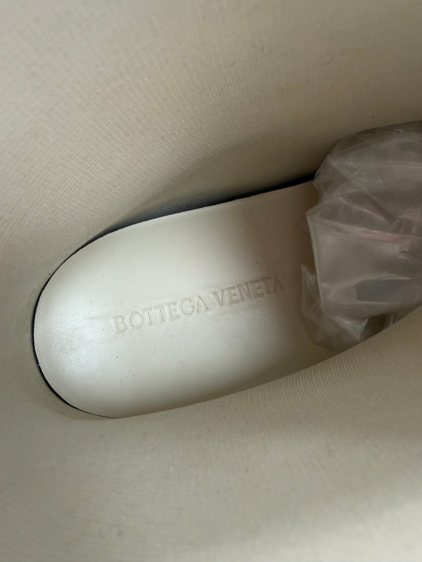 BOTTEGA VENETA PUDDLE BOOT (43)