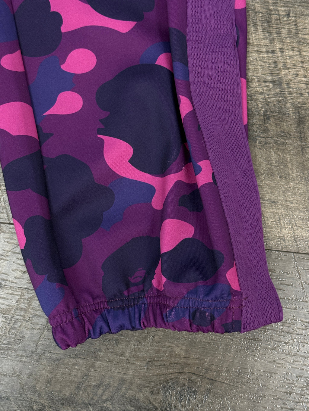 BAPE COLOR CAMO PURPLE SWEATPANTS (M)