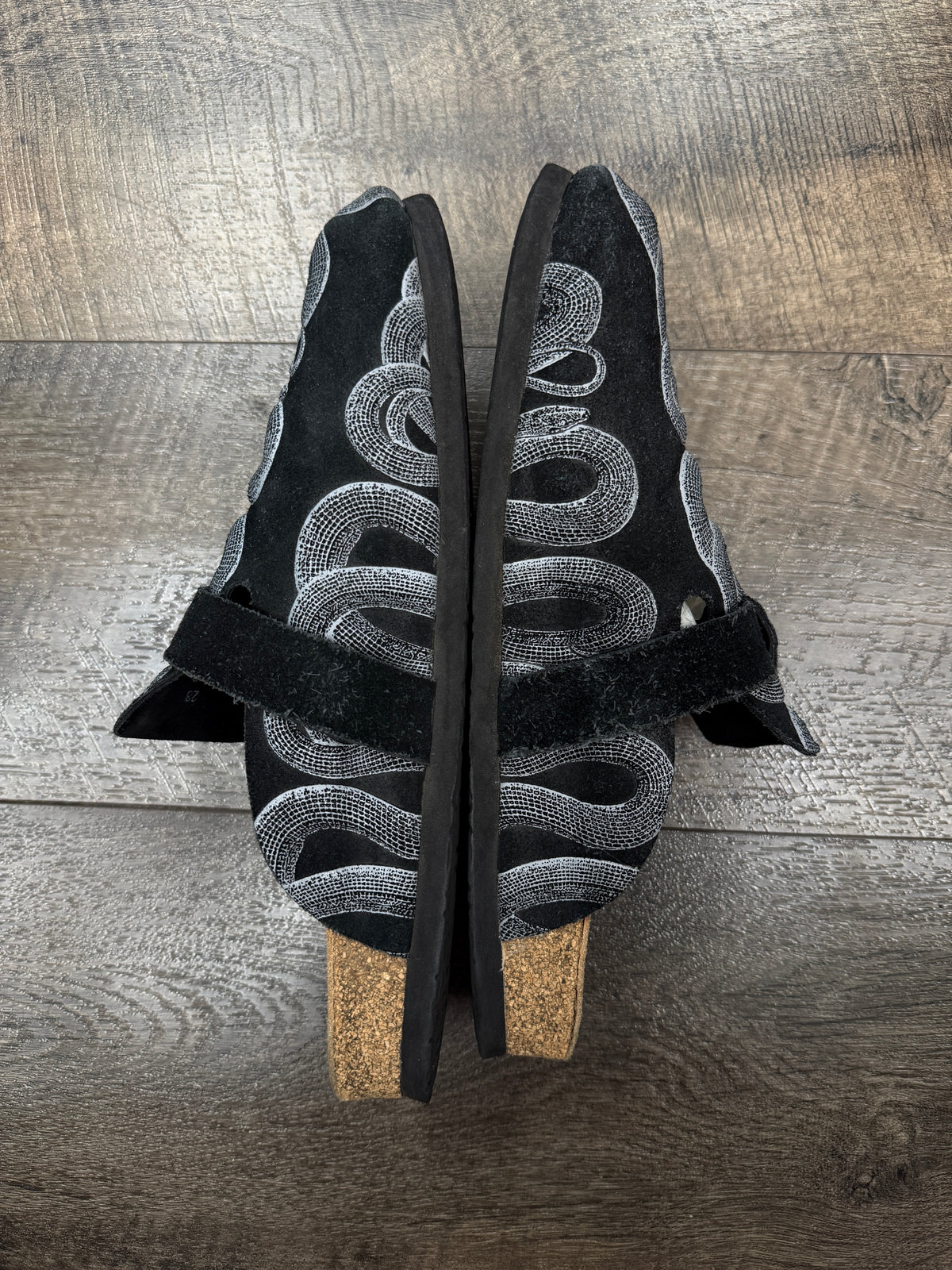 HYSTERIC GLAMOUR SNAKE LOOP SANDALS (44)
