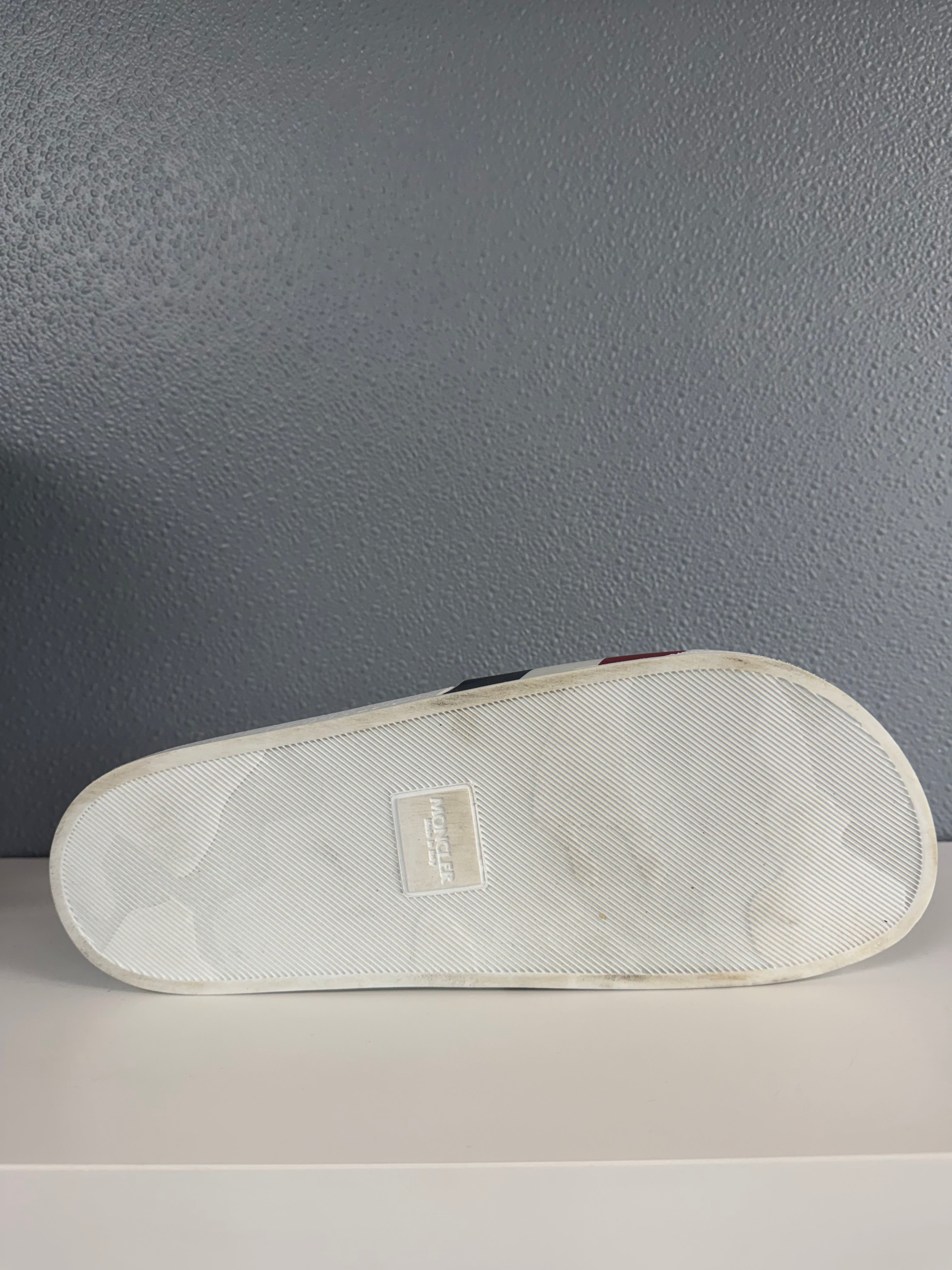 MONCLER BASILE SLIDES (46)