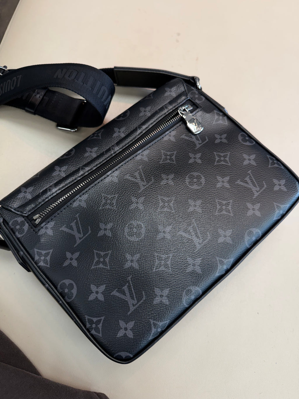 LOUIS VUITTON DISTRICT PM ECLIPSE MESSENGER