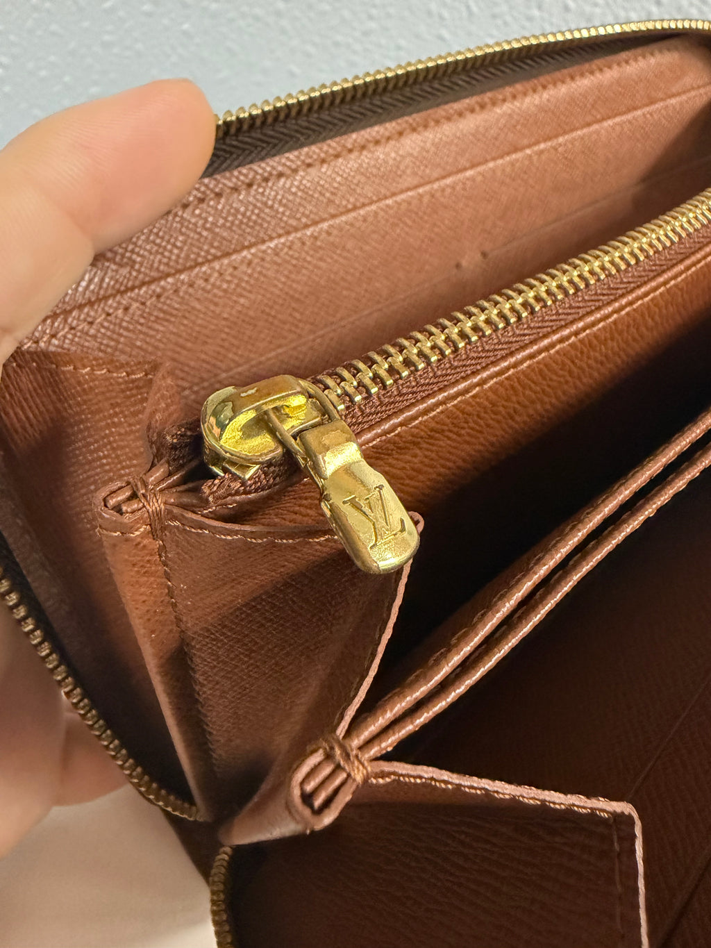 LOUIS VUITTON ZIPPY LONG WALLET