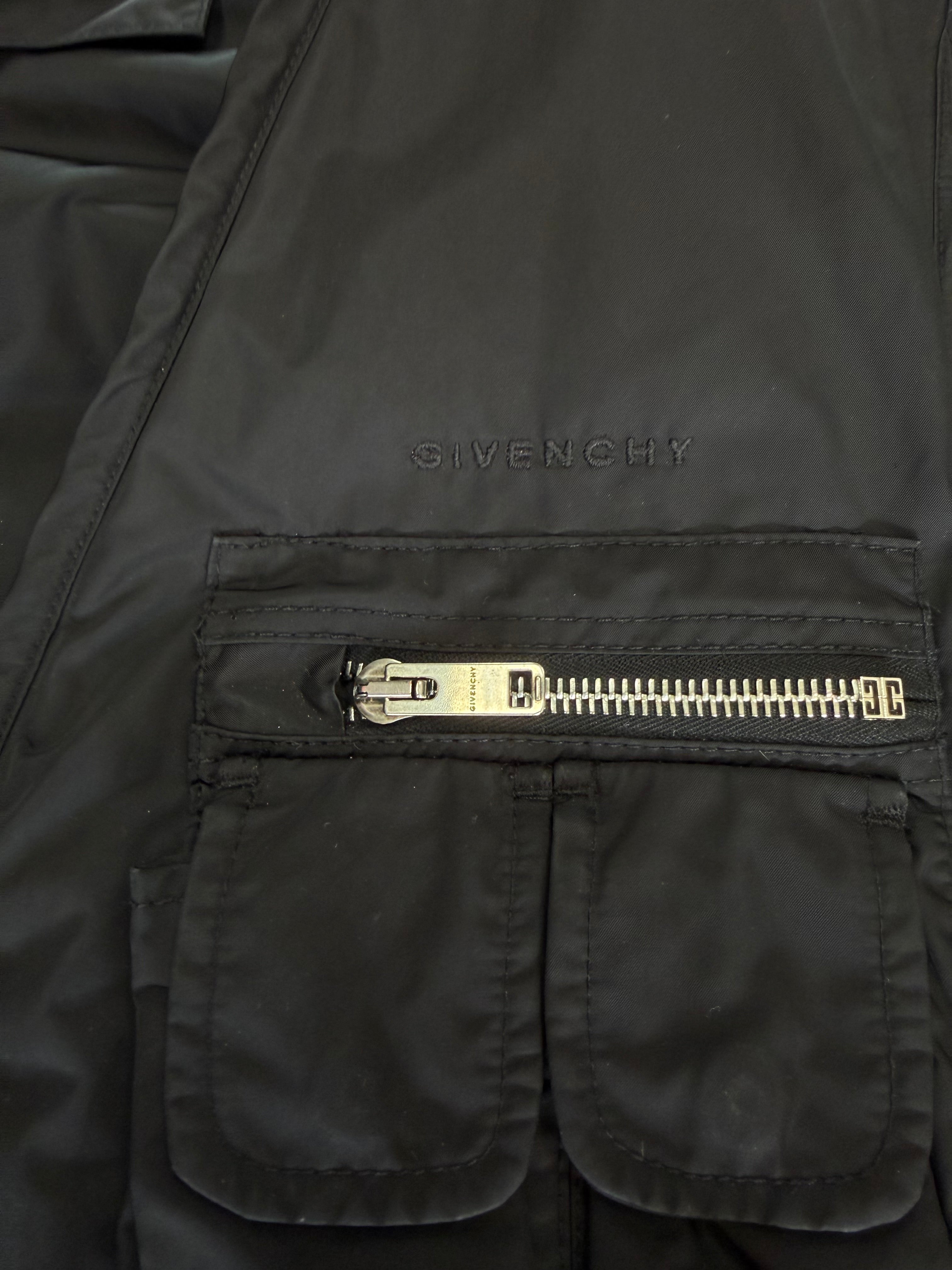 GIVENCHY NYLON CARGO VEST (L)