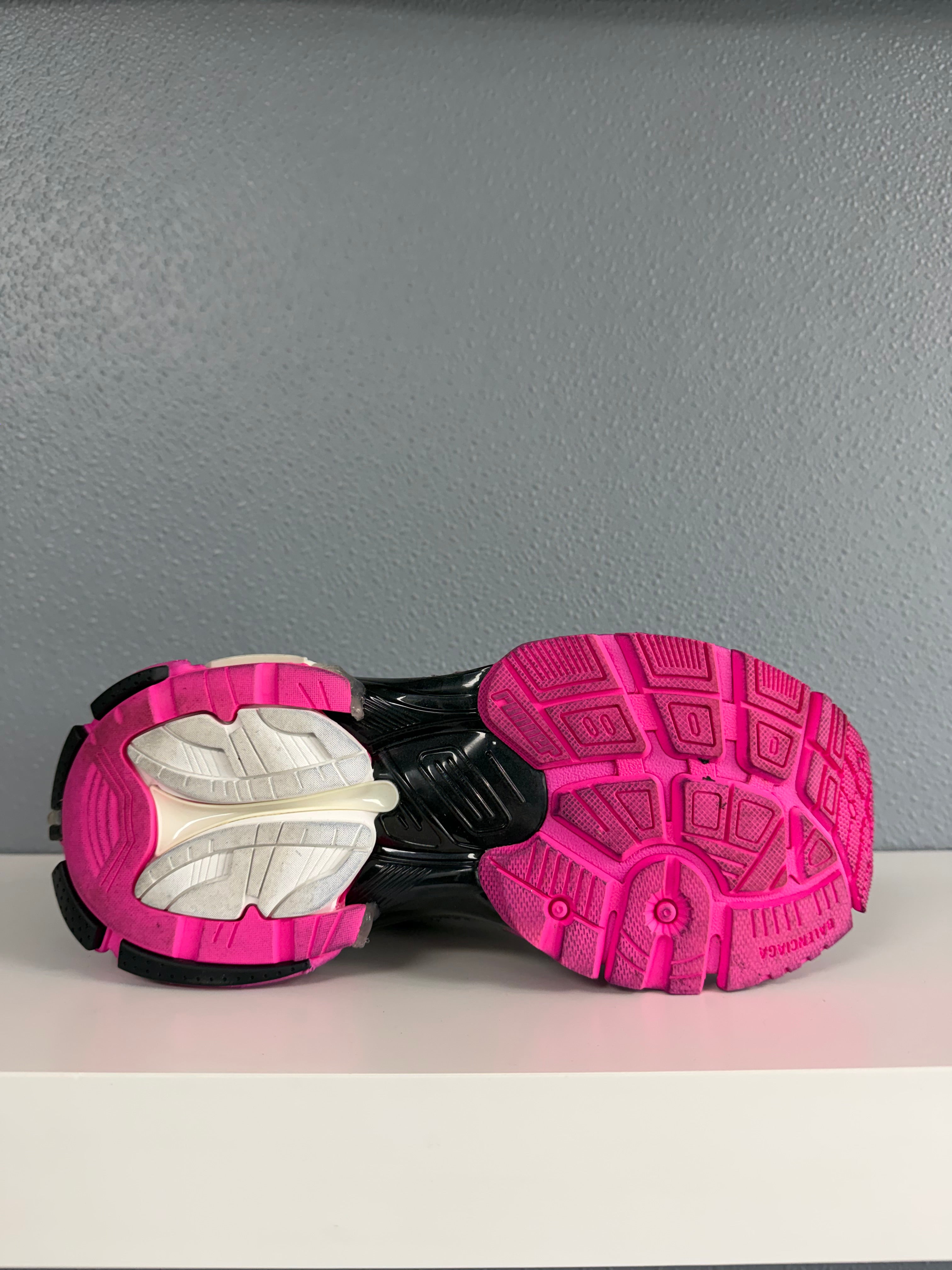 BALENCIAGA RUNNER GRADIENT RUNNER SNEAKER (37)
