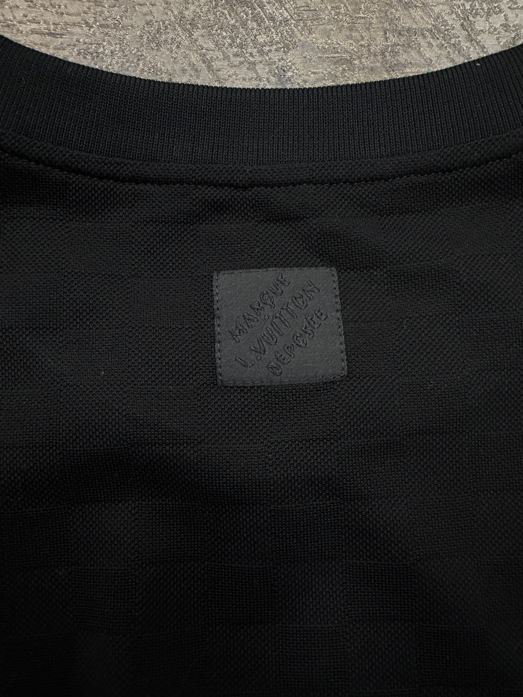 LOUIS VUITTON EMBROIDERED SIGNATURE T SHIRT (M)