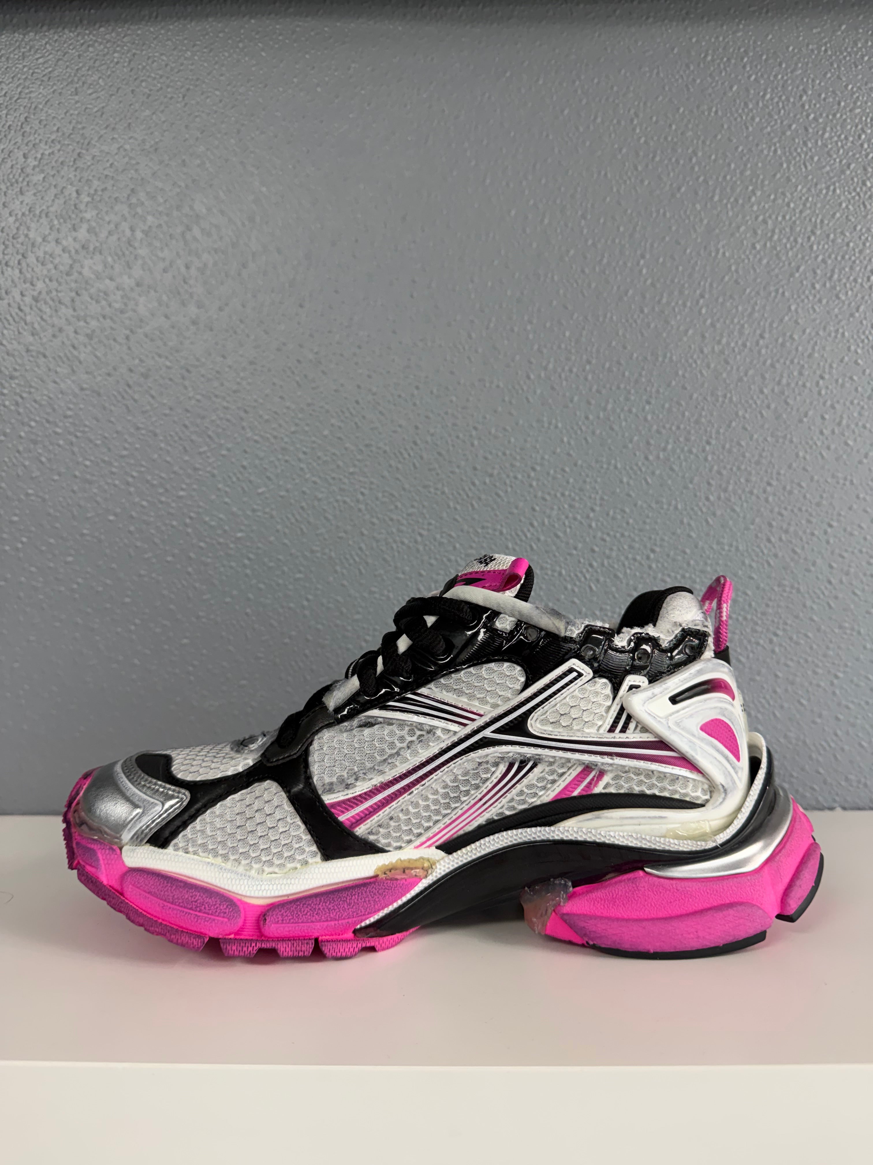 BALENCIAGA RUNNER GRADIENT RUNNER SNEAKER (37)