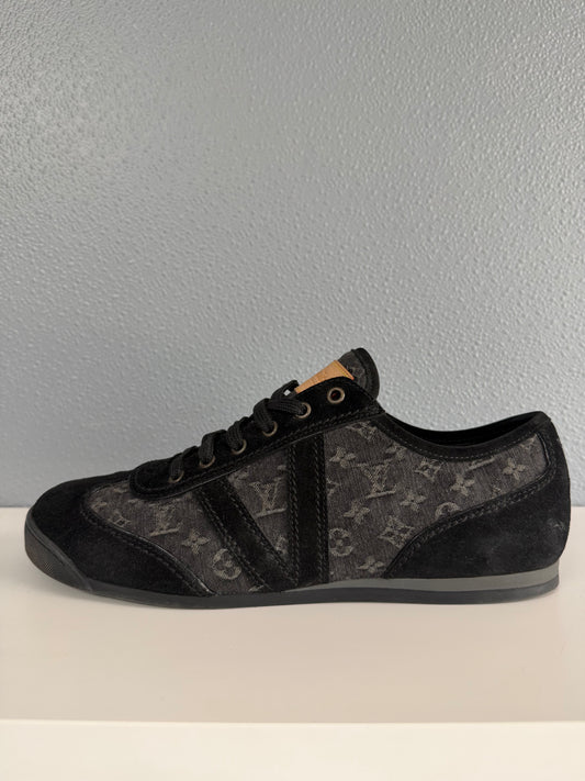 LOUIS VUITTON DENIM MONOGRAM TRAINERS (LV 7.5)