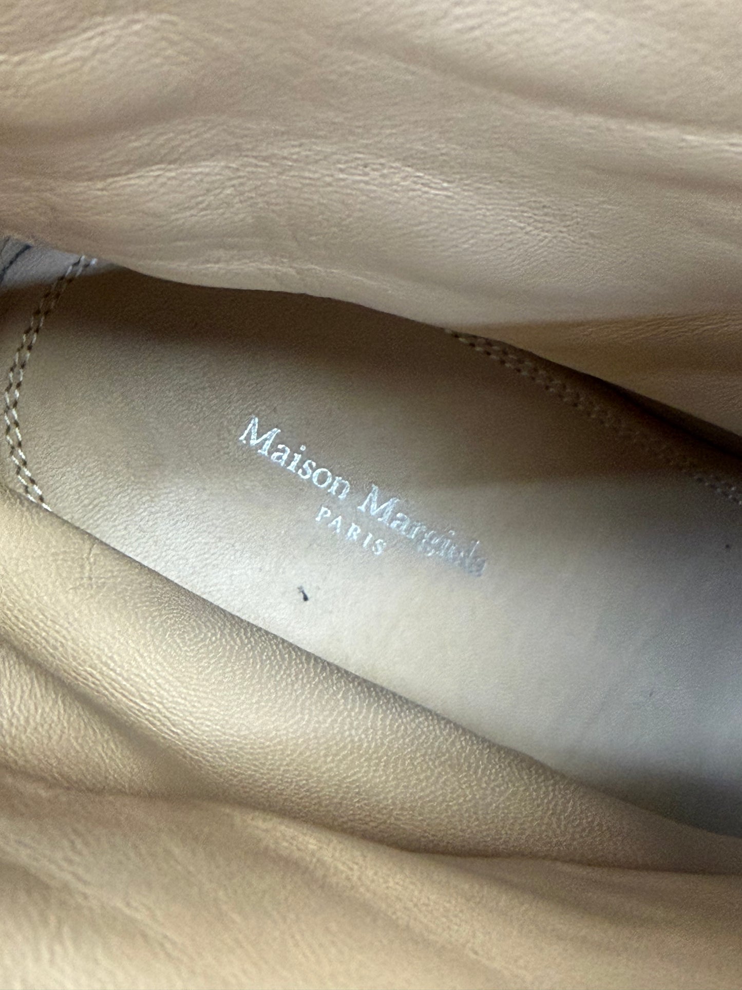 MAISON MARGIELA TABI ANKLE BOOT SUEDE (42)