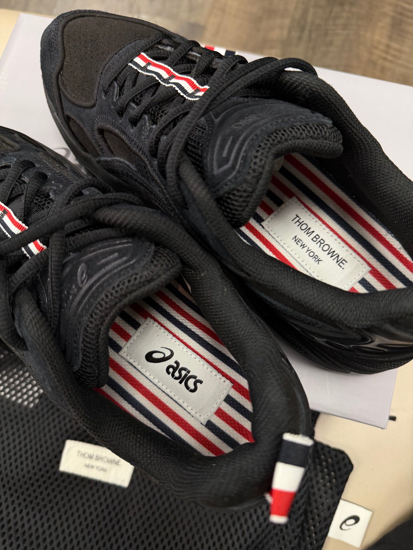 THOM BROWNE X ASICS GEL KAYANO 14 SNEAKER (8)