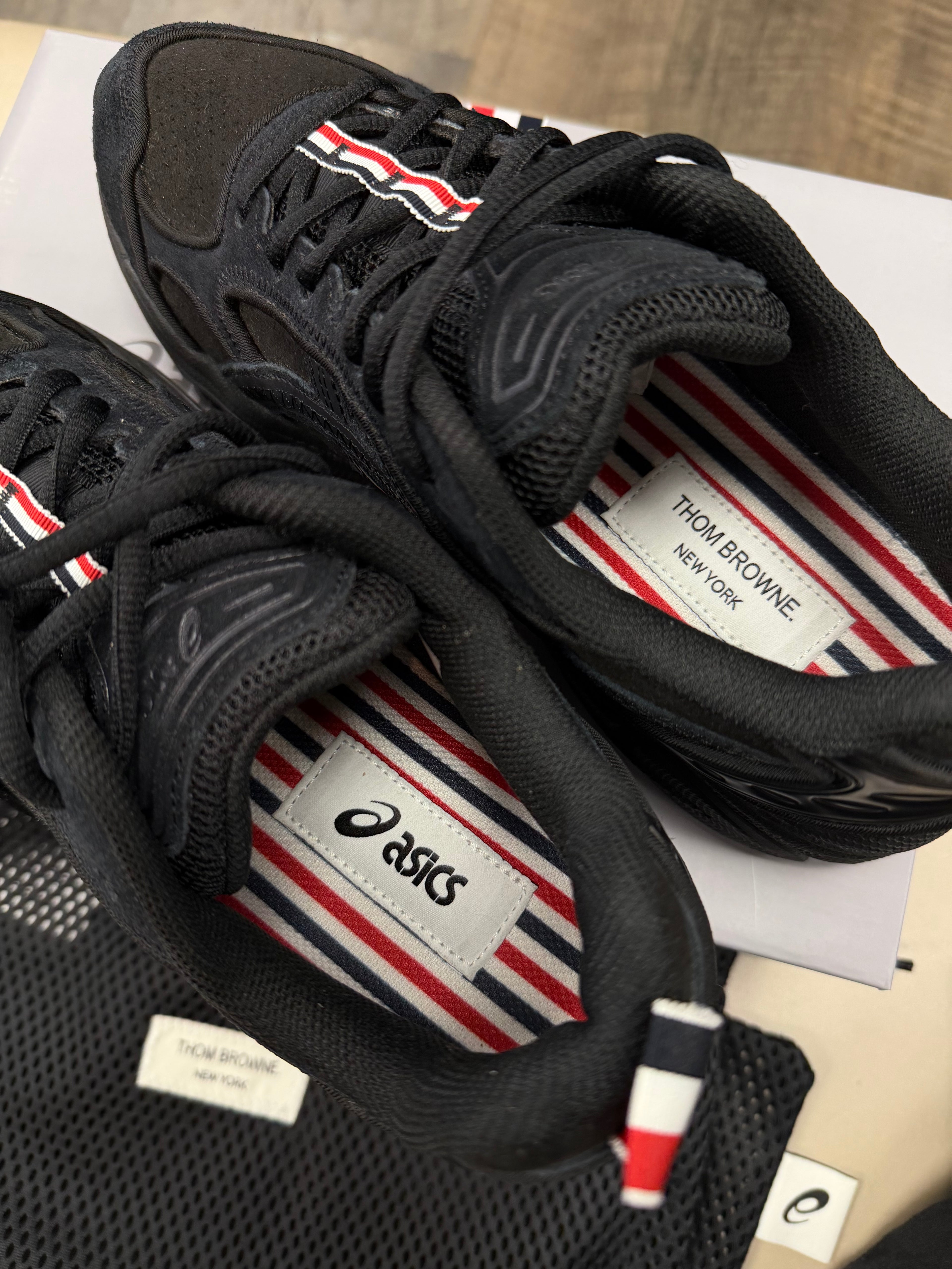 THOM BROWNE X ASICS GEL KAYANO 14 SNEAKER (8)