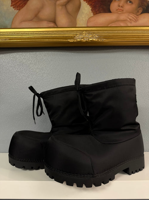 BALENCIAGA ALASKA SKI BOOT (41/42)