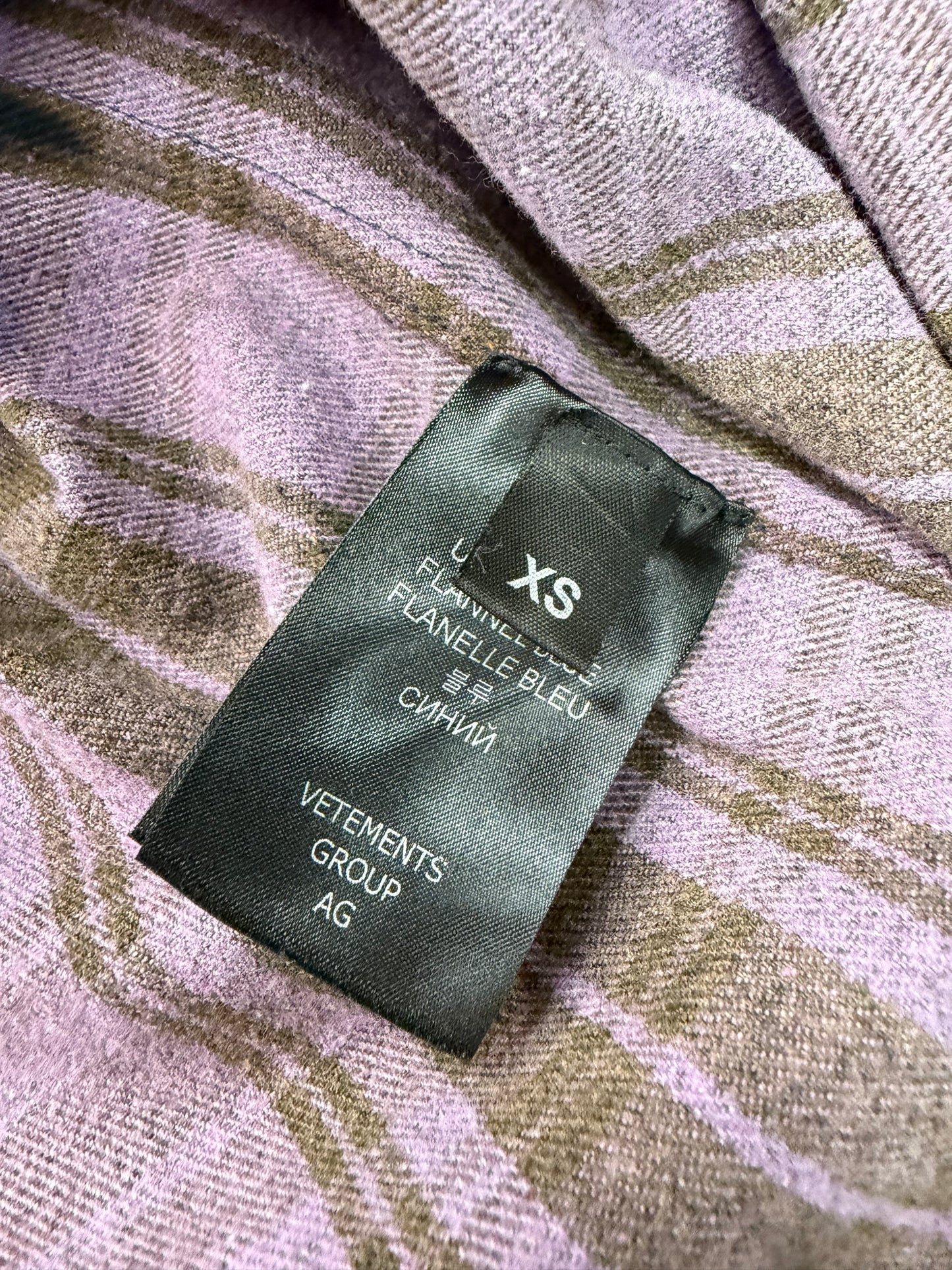 VETEMENTS NAME TAG BLEACHED FLANNEL (XS)
