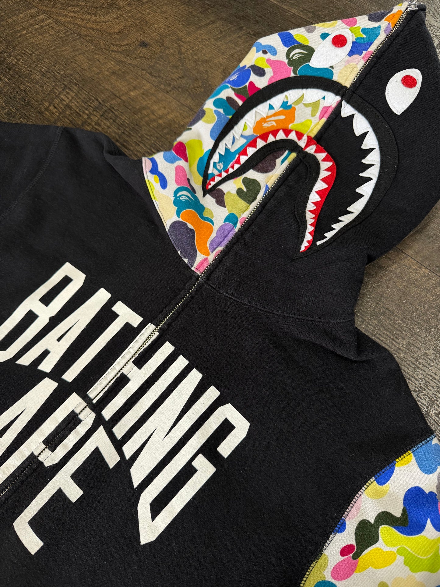 BAPE MULTI CAMO NYC LOGO SHARK HOODIE (XL)