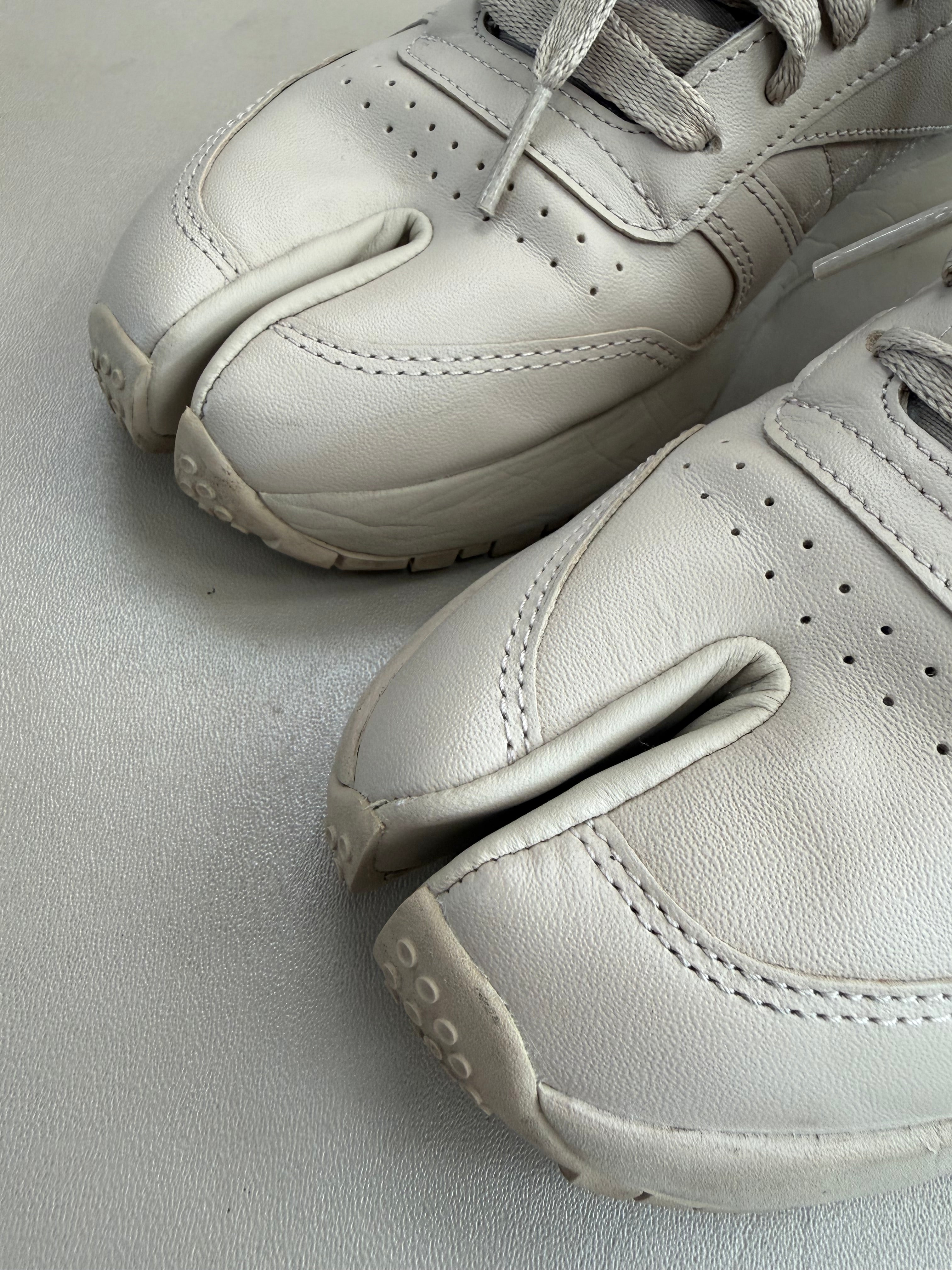 MAISON MARGIELA x REEBOK TABI PROJECT SNEAKER (8)