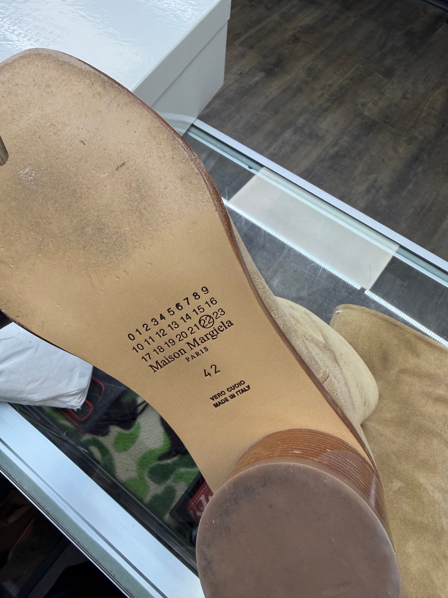 MAISON MARGIELA TABI ANKLE BOOT SUEDE (42)