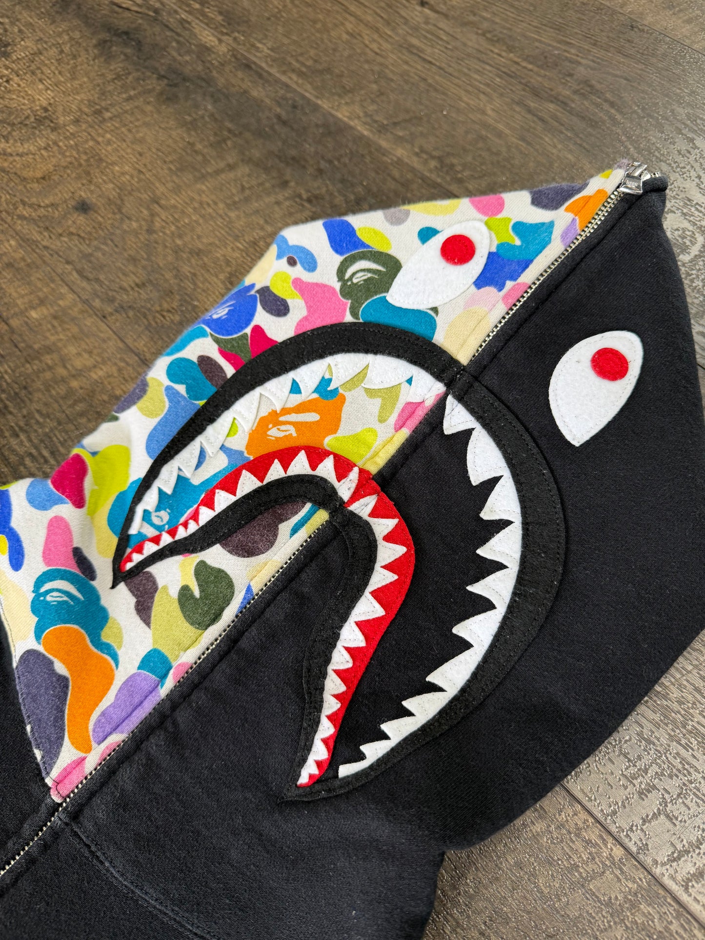 BAPE MULTI CAMO NYC LOGO SHARK HOODIE (XL)