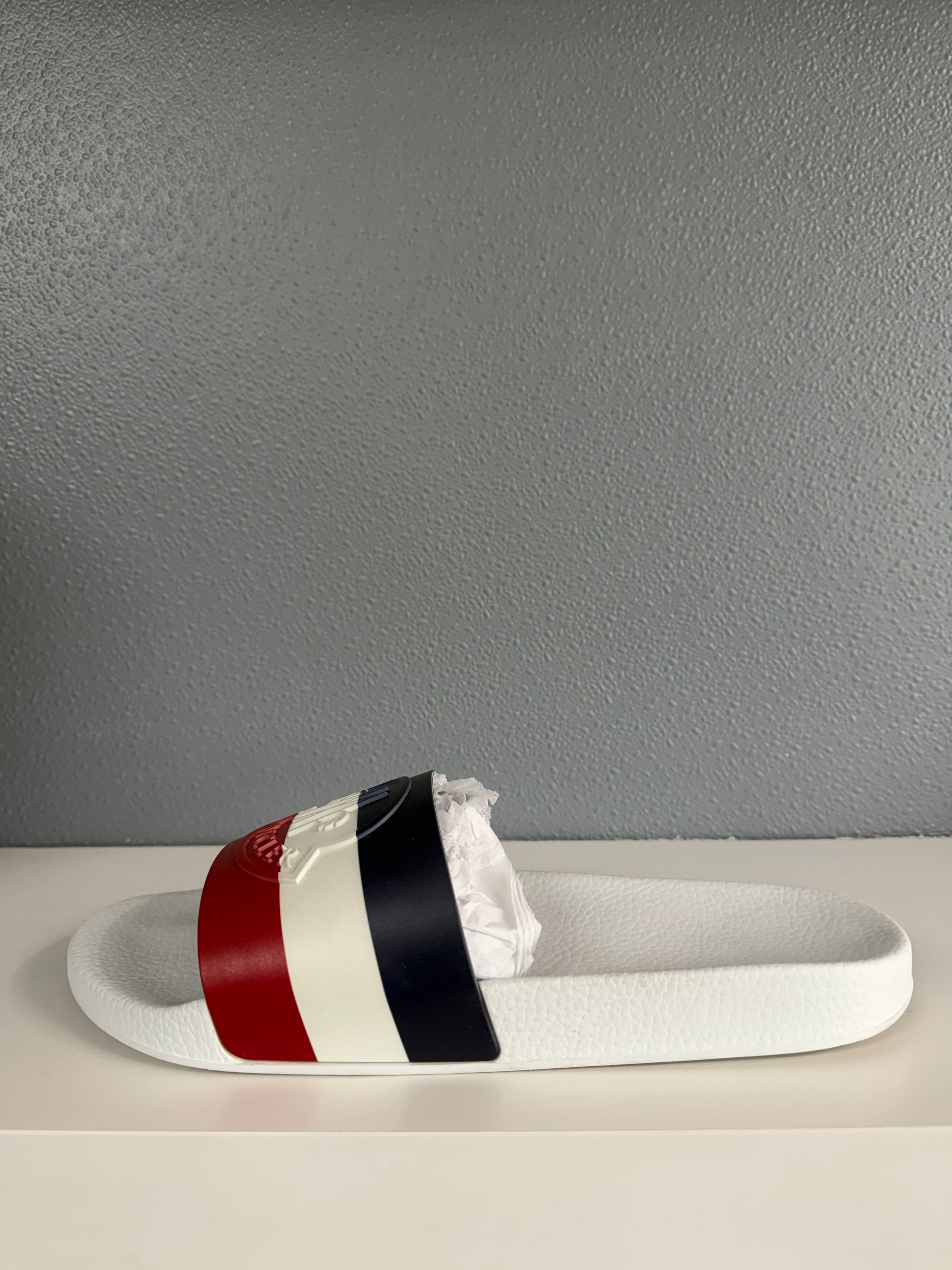 MONCLER BASILE SLIDES (46)