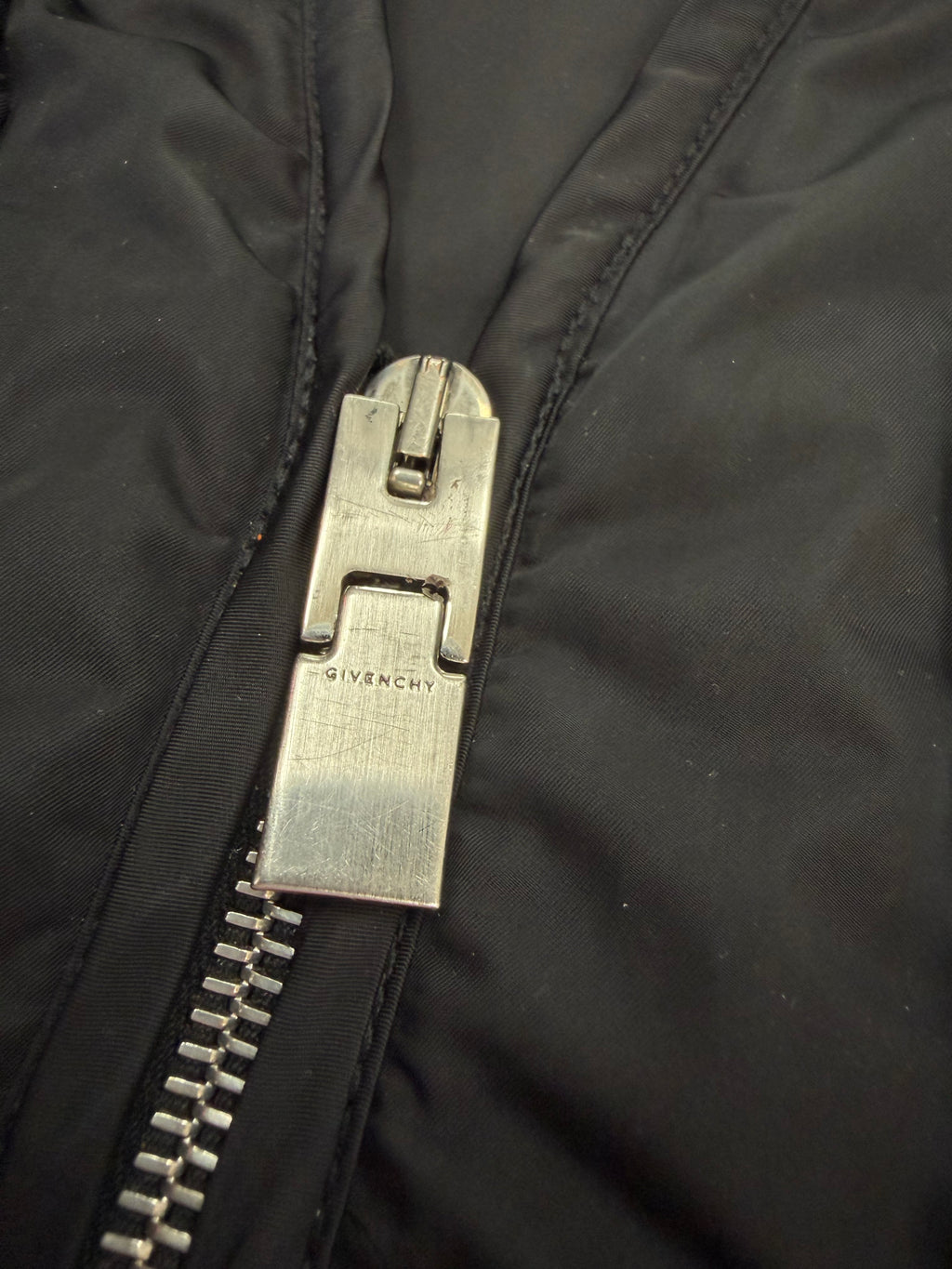 GIVENCHY NYLON CARGO VEST (L)