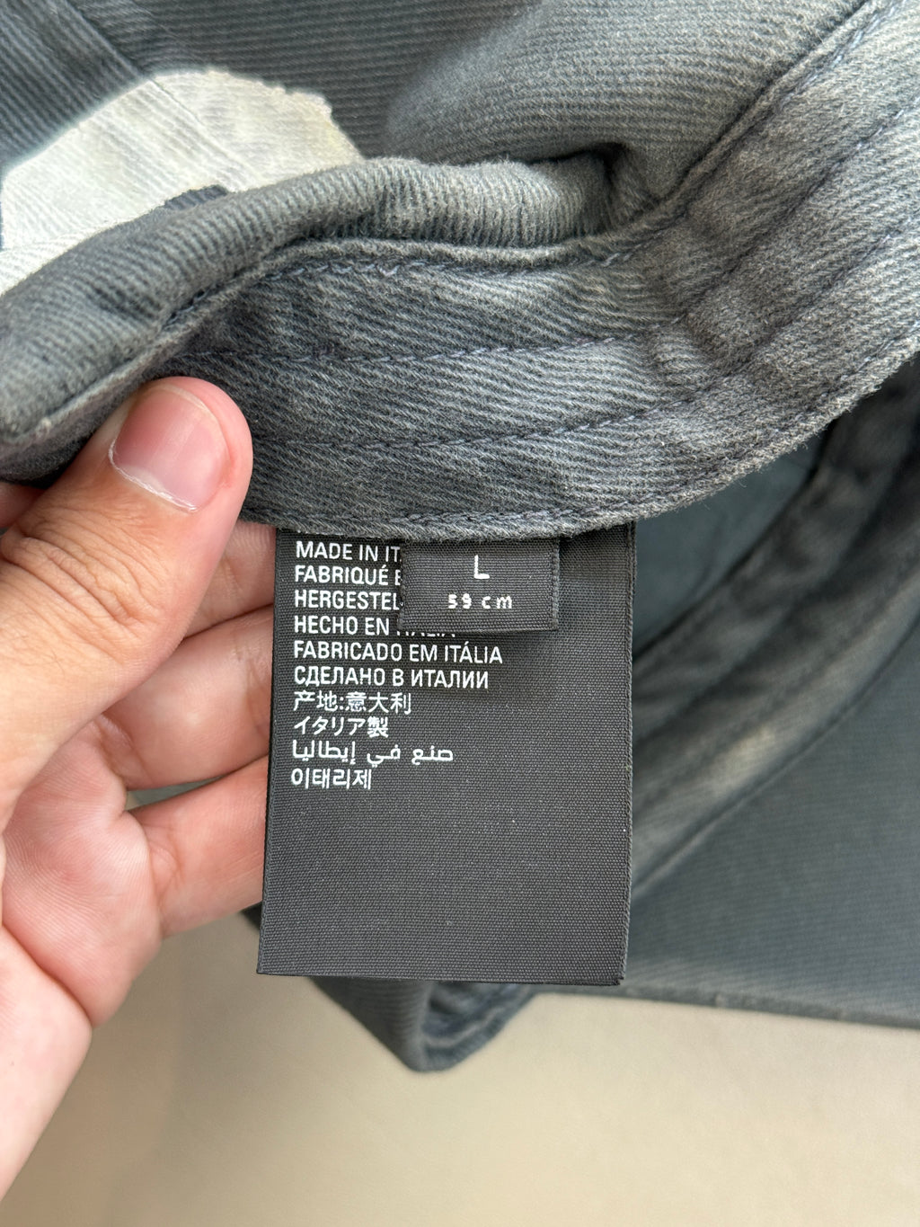 BALENCIAGA DIRTY BB PARIS HAT (L)