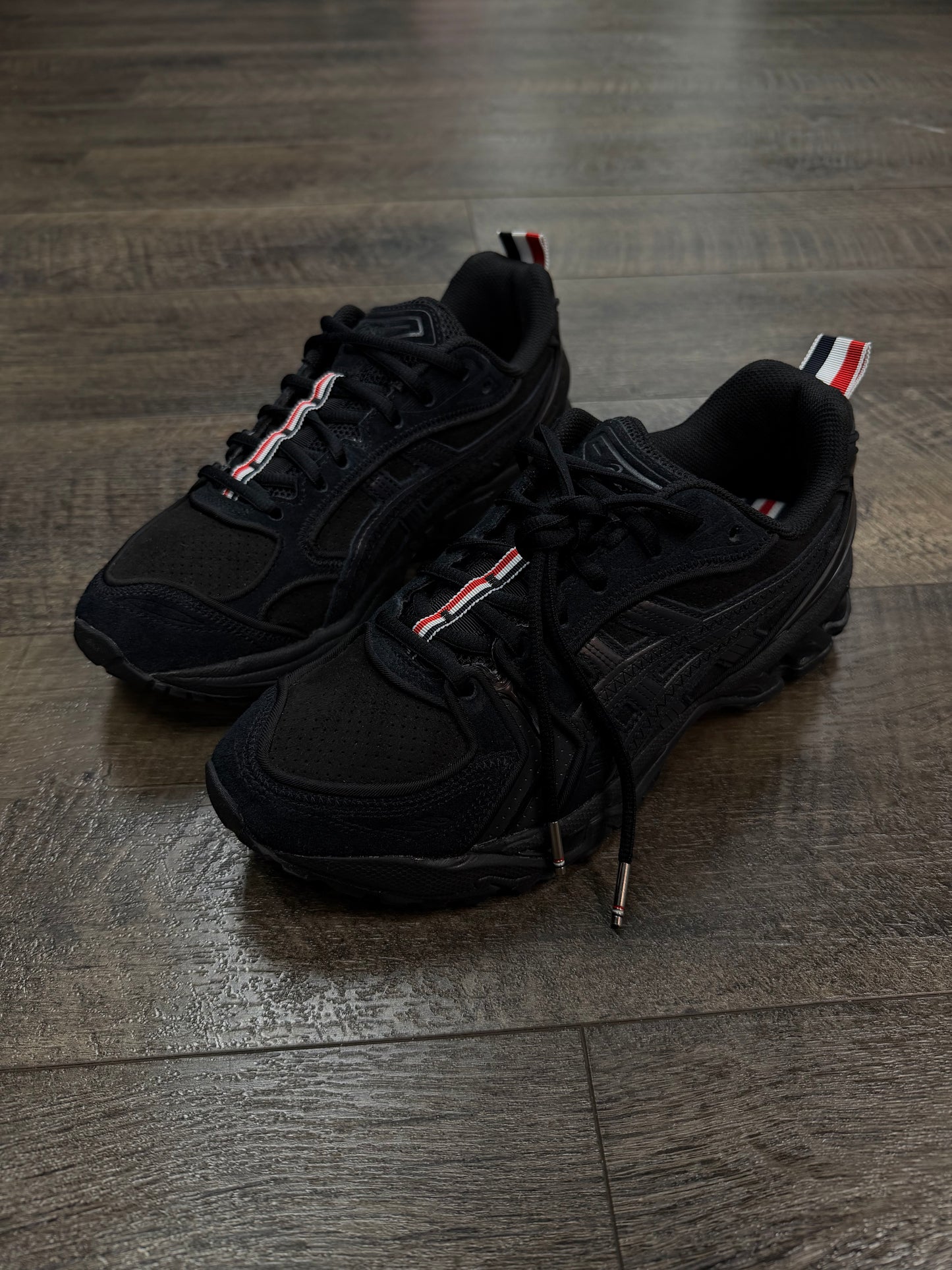 THOM BROWNE X ASICS GEL KAYANO 14 SNEAKER (8)