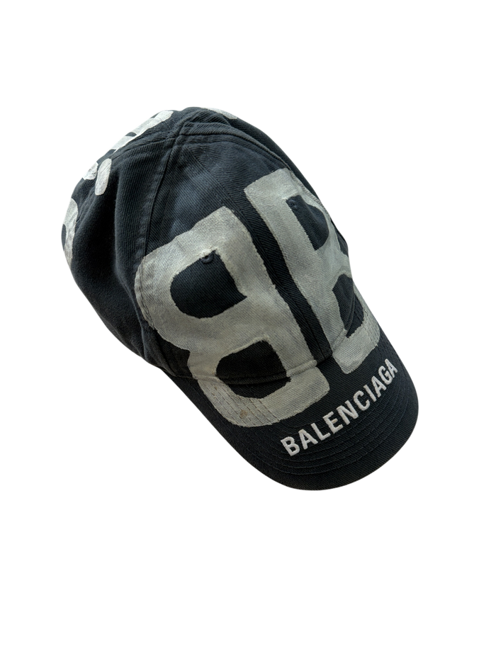BALENCIAGA DIRTY BB PARIS HAT (L)