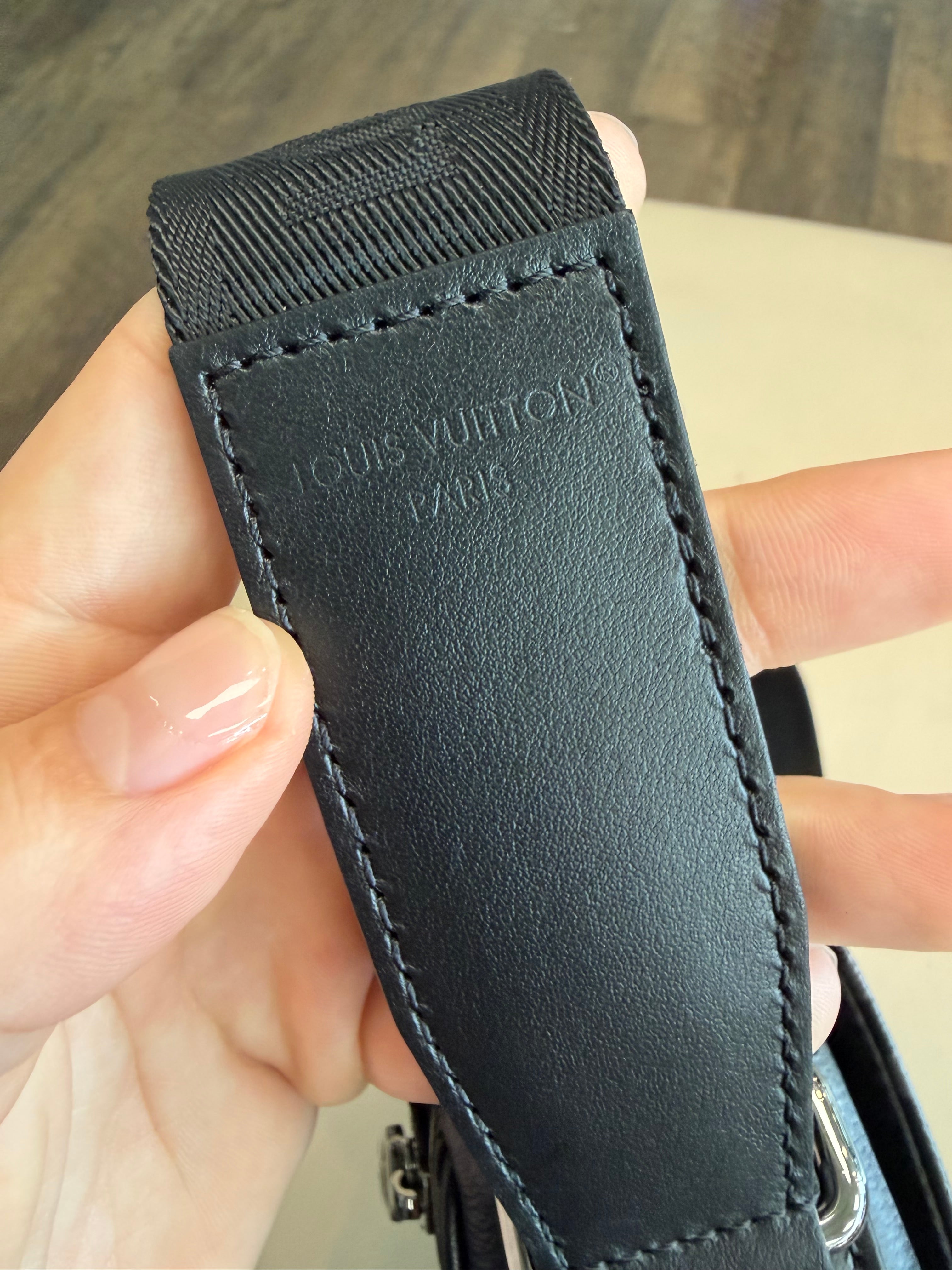 LOUIS VUITTON DISTRICT PM ECLIPSE MESSENGER