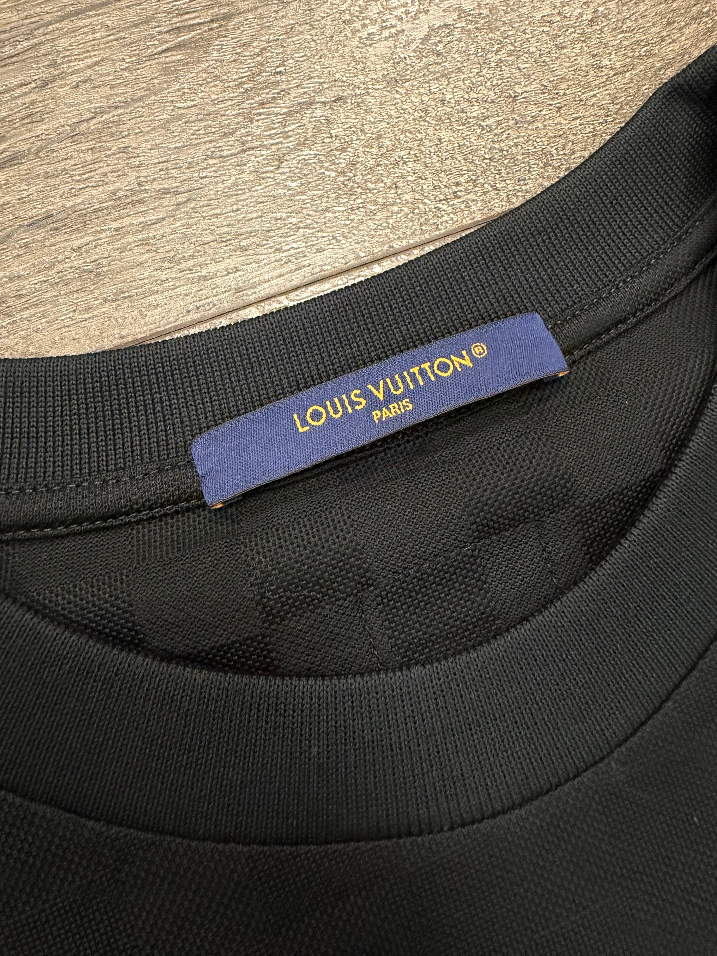 LOUIS VUITTON EMBROIDERED SIGNATURE T SHIRT (M)